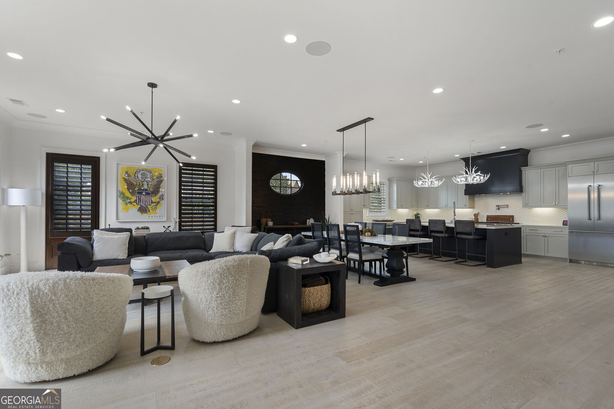 132 Grand CRES