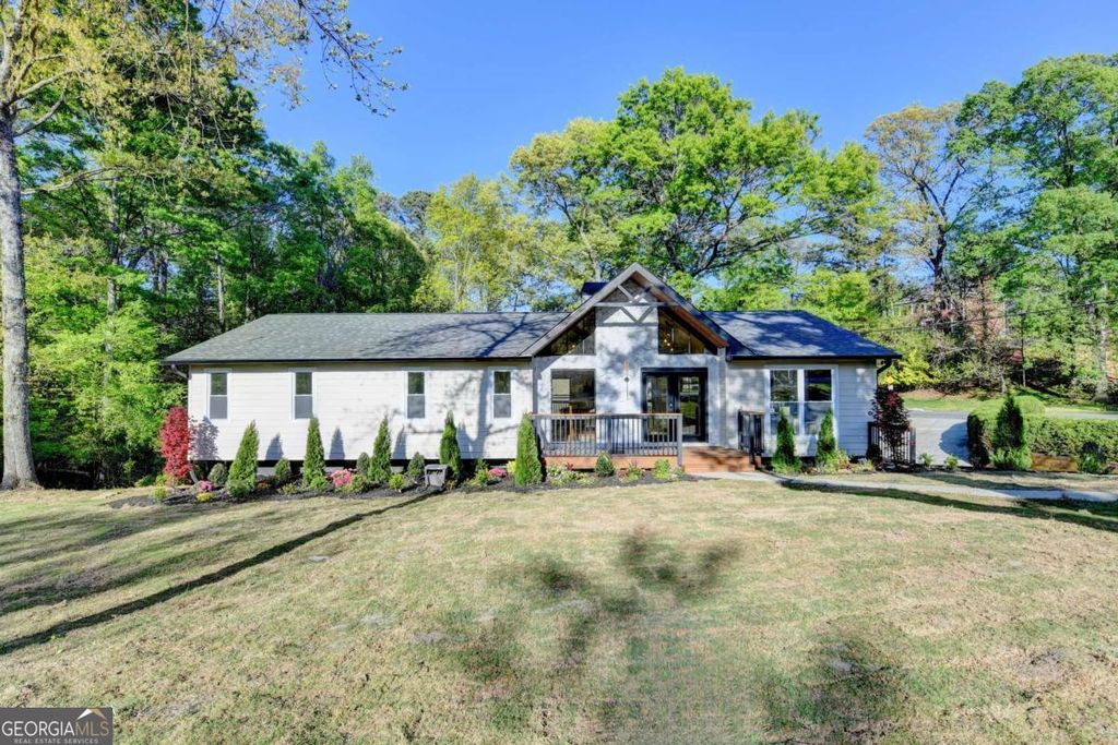 Photo of 1695 Maple Ridge Drive, Suwanee, GA 30024 (MLS # 10734714)