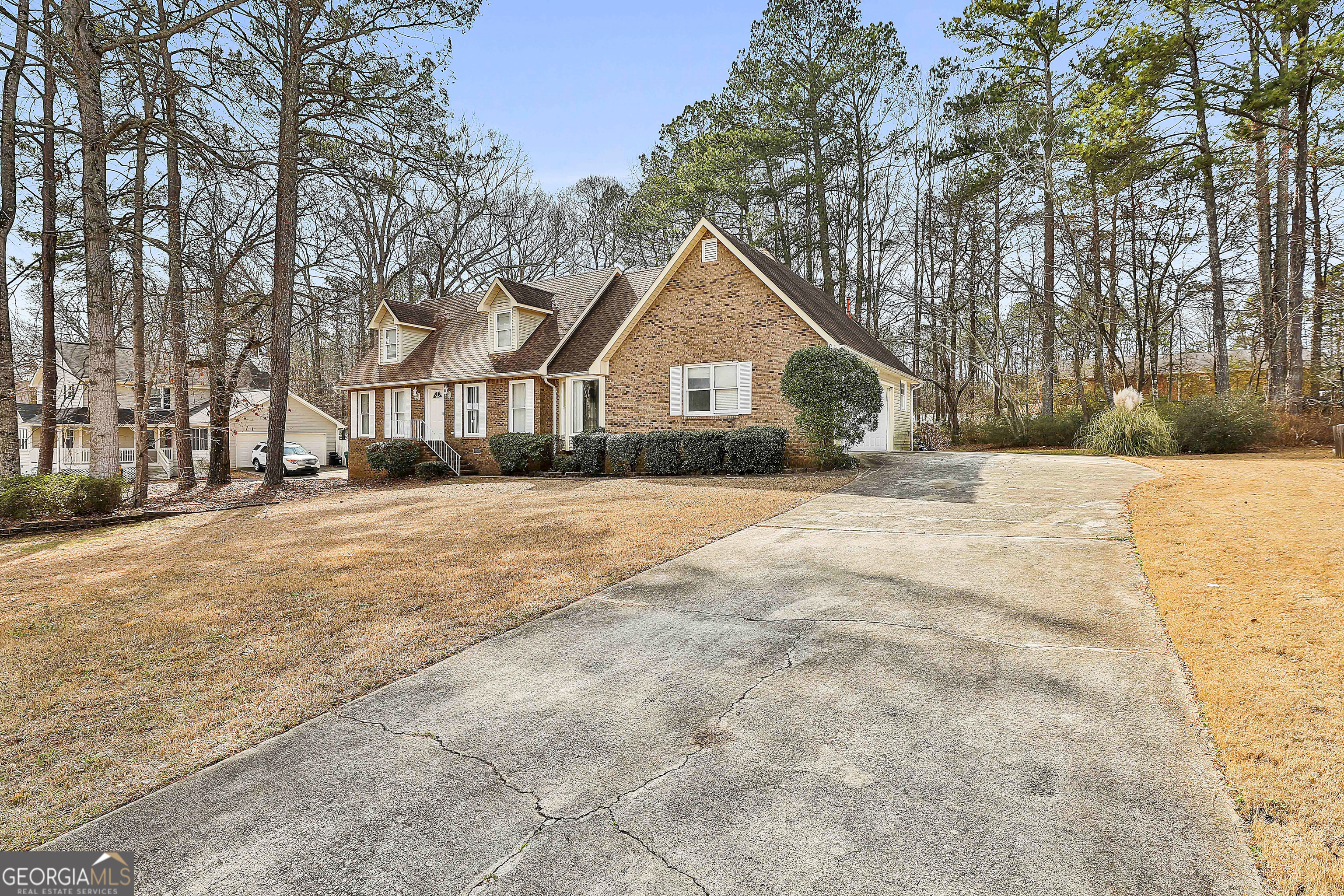 8039 Woods LN