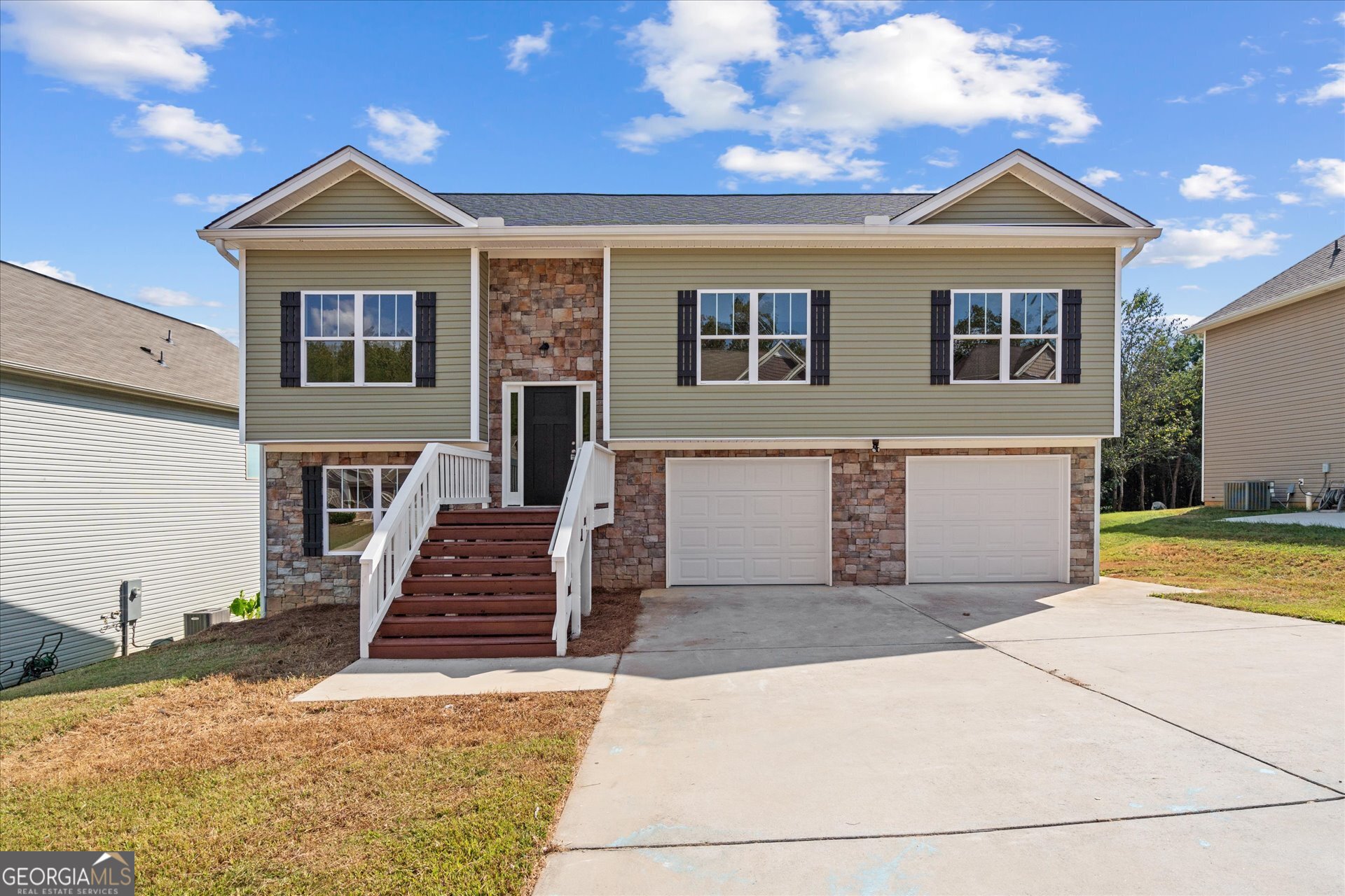 Built in 2020, this beautiful 4-bedroom, 3-bath home feels like new and offers modern style with a functional layout. As you enter, the inviting split-foyer entry leads you into a spacious living room with soaring vaulted ceilings. The upgraded kitchen is a showstopper, complete with stainless steel appliances, stone countertops, a trendy backsplash, and a large pantry for storage. The oversized owner's suite is a true retreat with trey ceilings, a massive closet, and an upgraded bathroom. Two additional bedrooms and a full bath round out the main floor. The lower level provides even more living space with a full bedroom, full bathroom, laundry, storage, and a 2-car garage. Located in the vibrant Arbor Chase subdivision, residents enjoy access to exceptional amenities including a swimming pool, pickleball court, basketball goal, clubhouse, recreational areas, and so much more perfect for both relaxation and play.