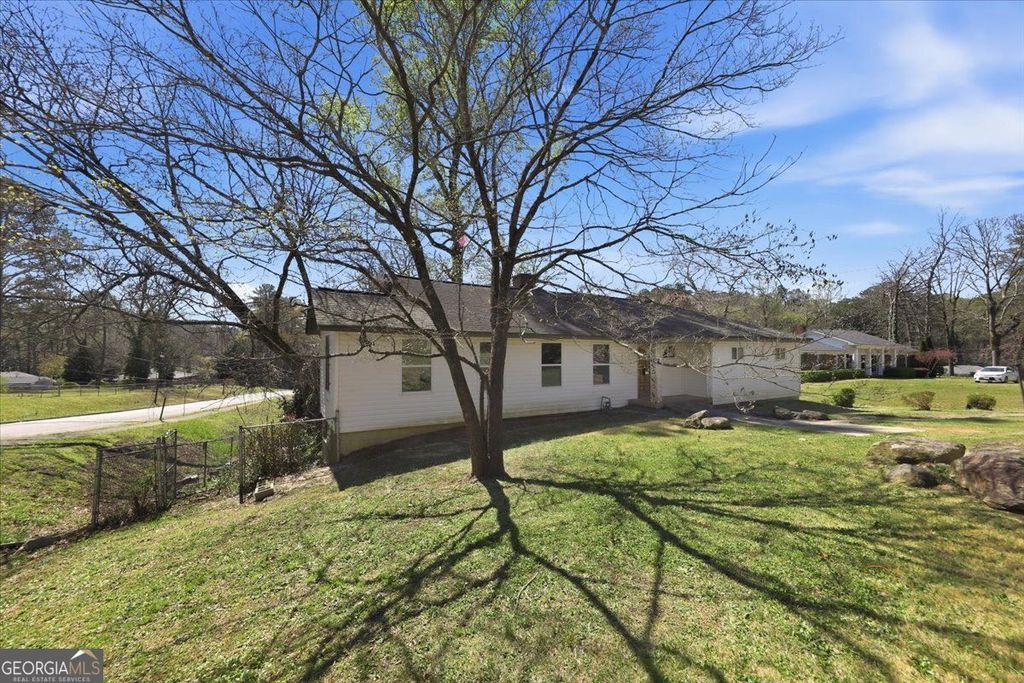 Photo of 2994 Hogan Road SW, Atlanta, GA 30331 (MLS # 10714156)