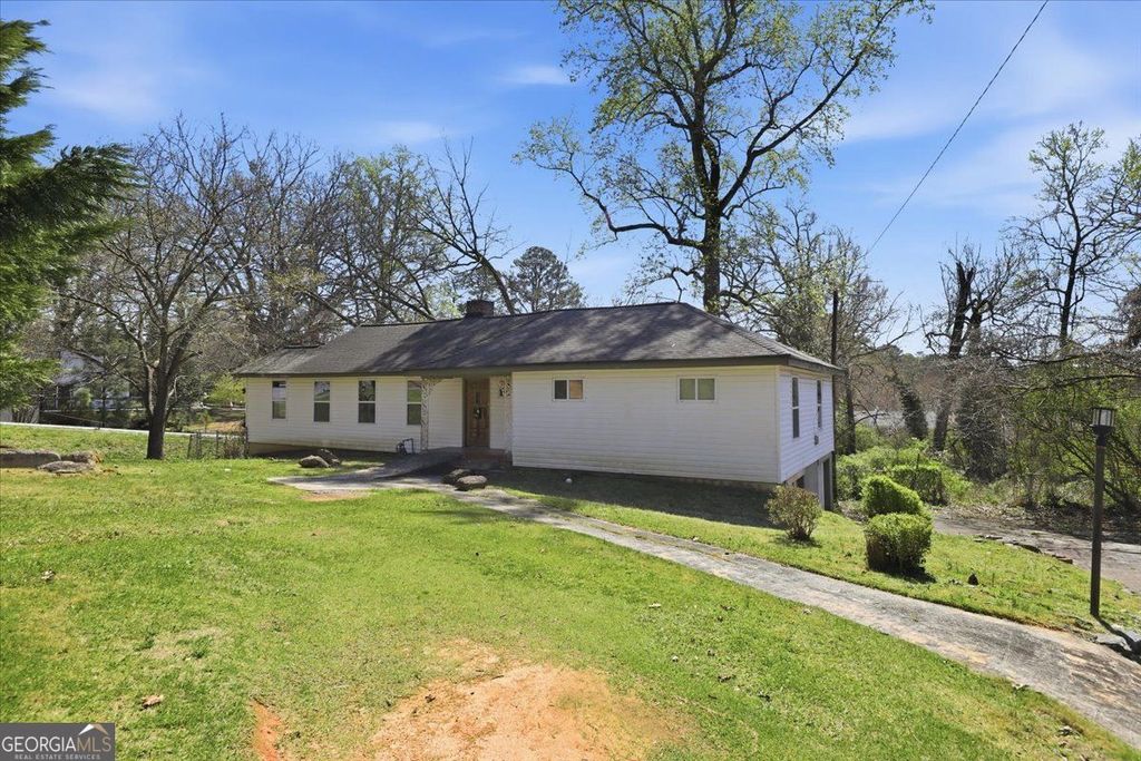Photo of 2994 Hogan Road SW, Atlanta, GA 30331 (MLS # 10714156)