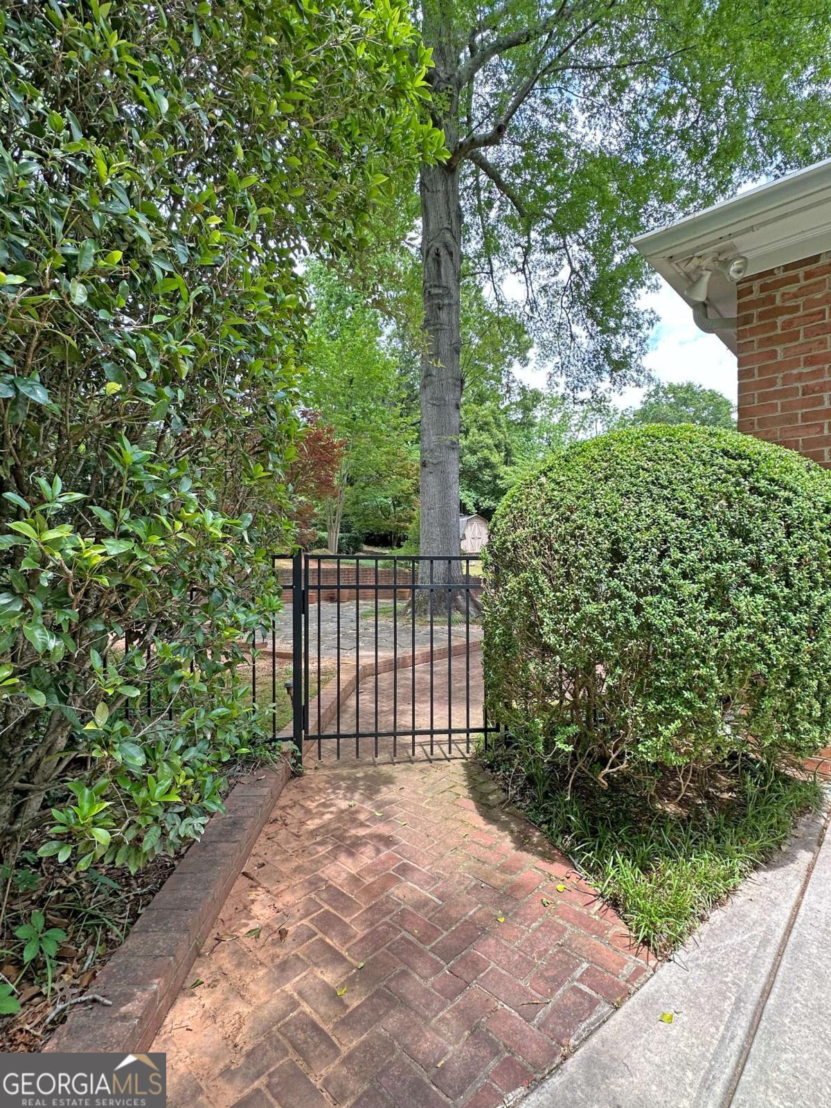 275 St George DR