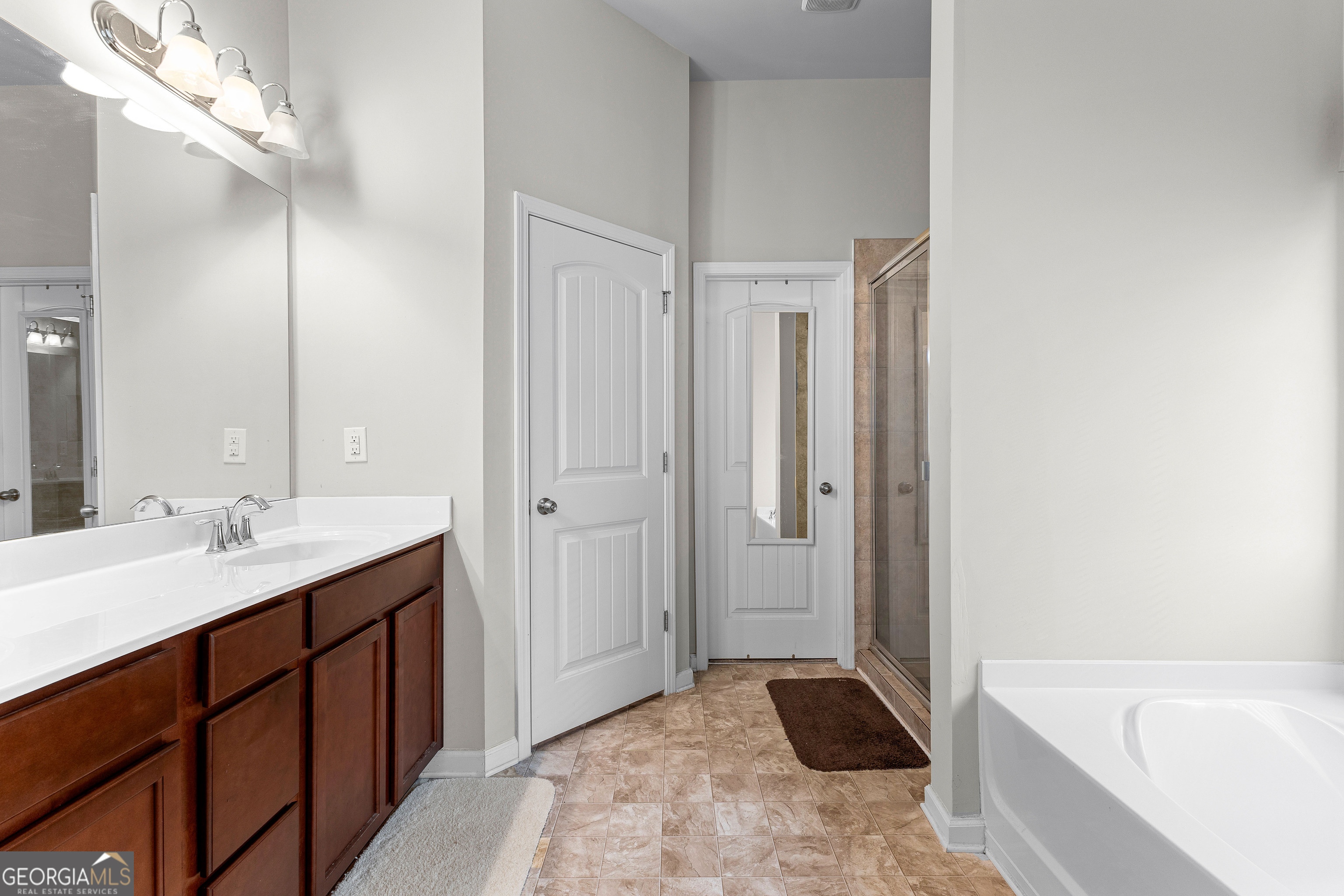 McDonough, Georgia 30253, United States, 6 Bedrooms Bedrooms, ,4 BathroomsBathrooms,Residential,Active,202479