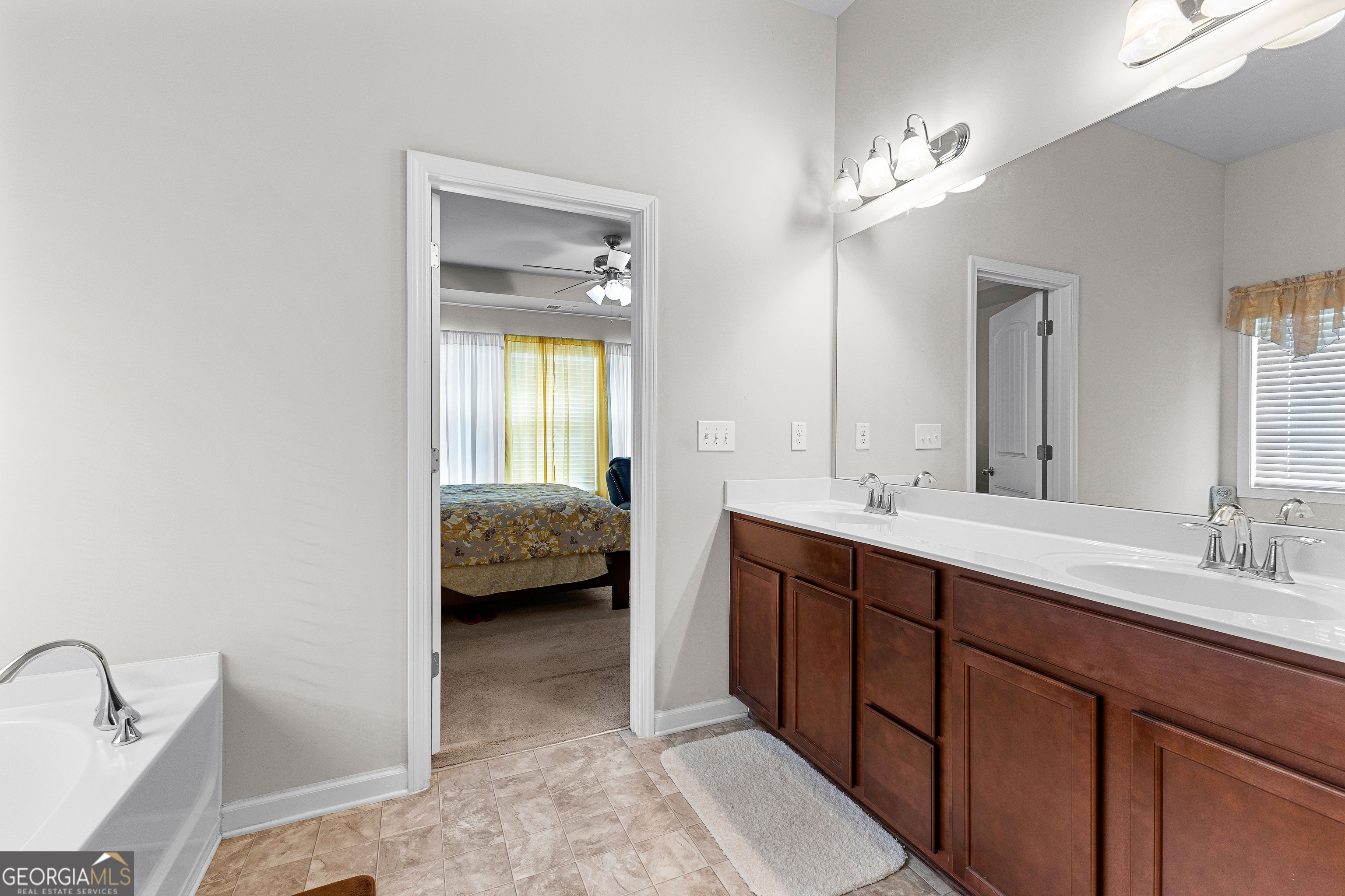 McDonough, Georgia 30253, United States, 6 Bedrooms Bedrooms, ,4 BathroomsBathrooms,Residential,Active,202479