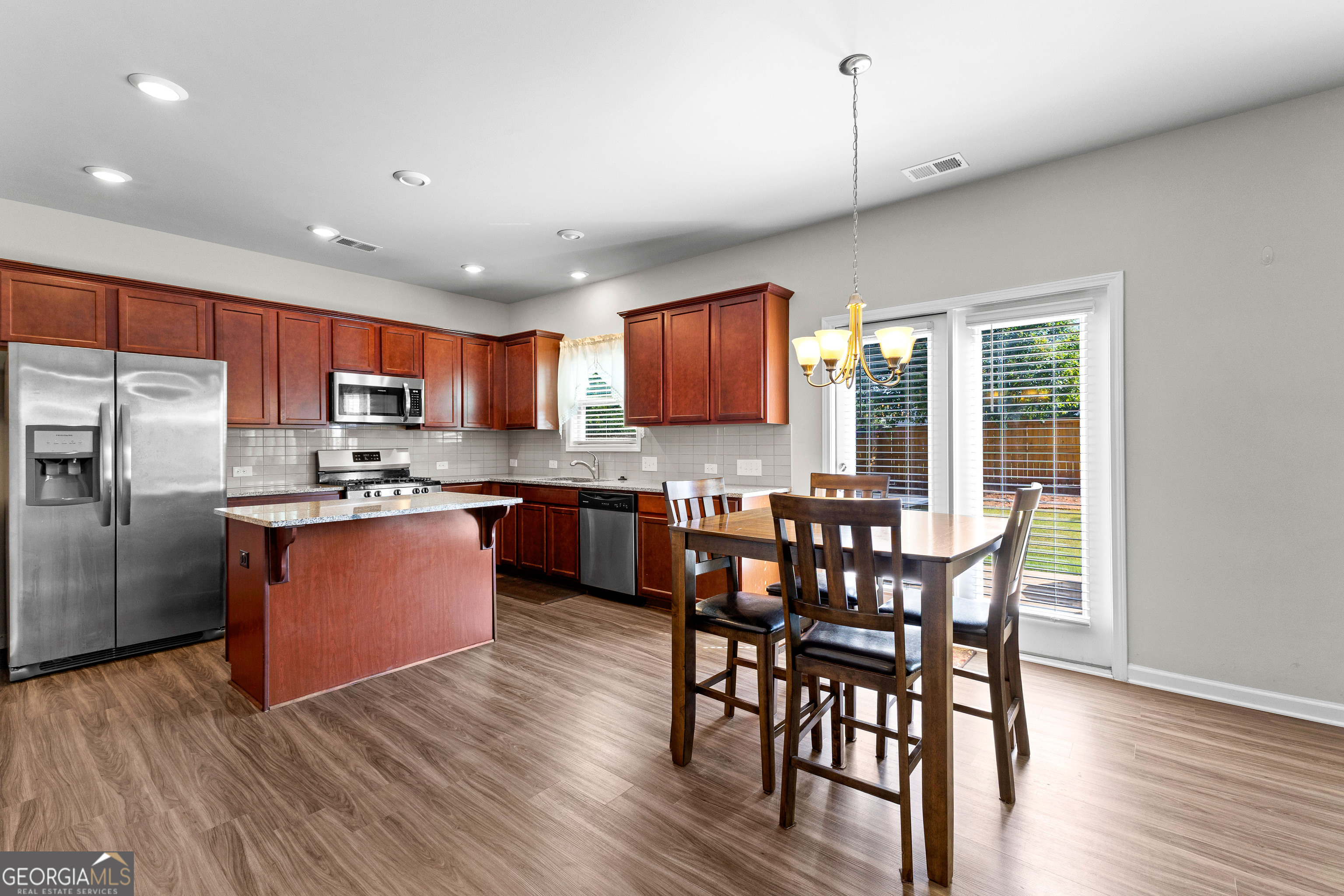 McDonough, Georgia 30253, United States, 6 Bedrooms Bedrooms, ,4 BathroomsBathrooms,Residential,Active,202479