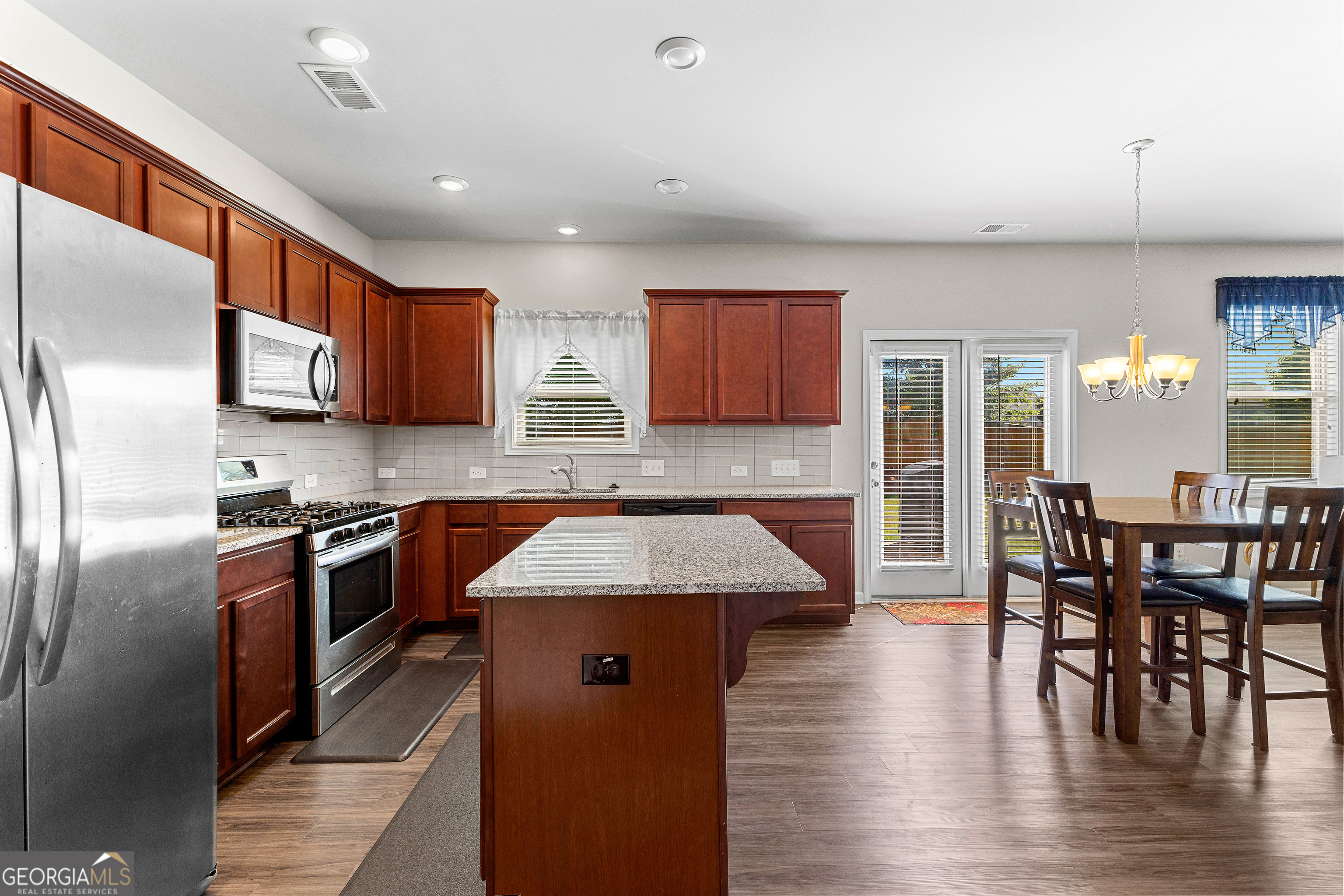 McDonough, Georgia 30253, United States, 6 Bedrooms Bedrooms, ,4 BathroomsBathrooms,Residential,Active,202479