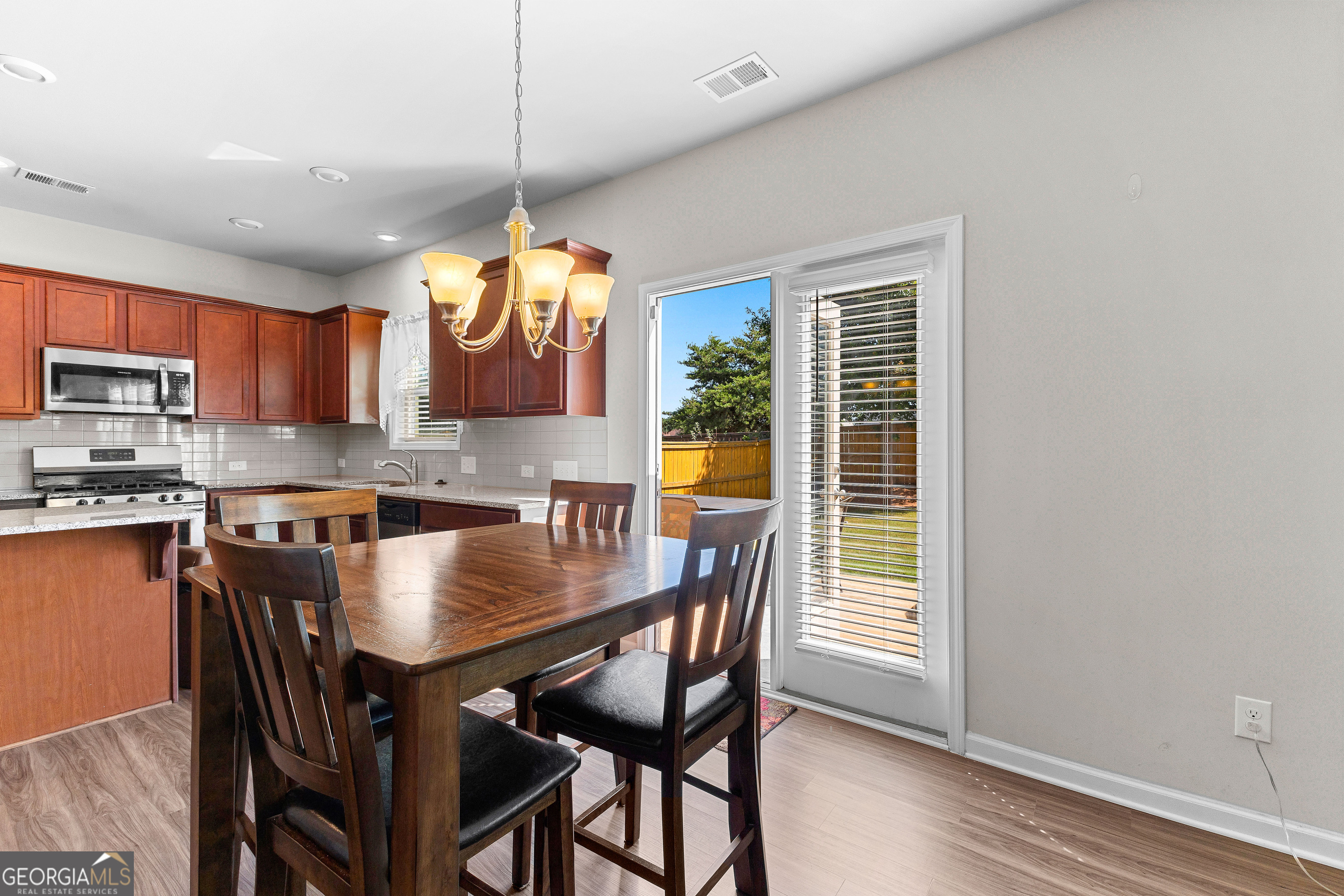 McDonough, Georgia 30253, United States, 6 Bedrooms Bedrooms, ,4 BathroomsBathrooms,Residential,Active,202479