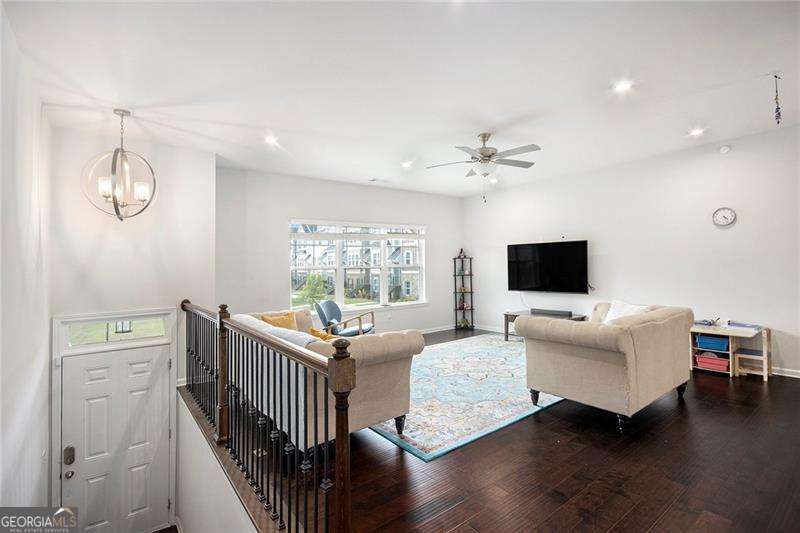 2517 Hedgeway CIR