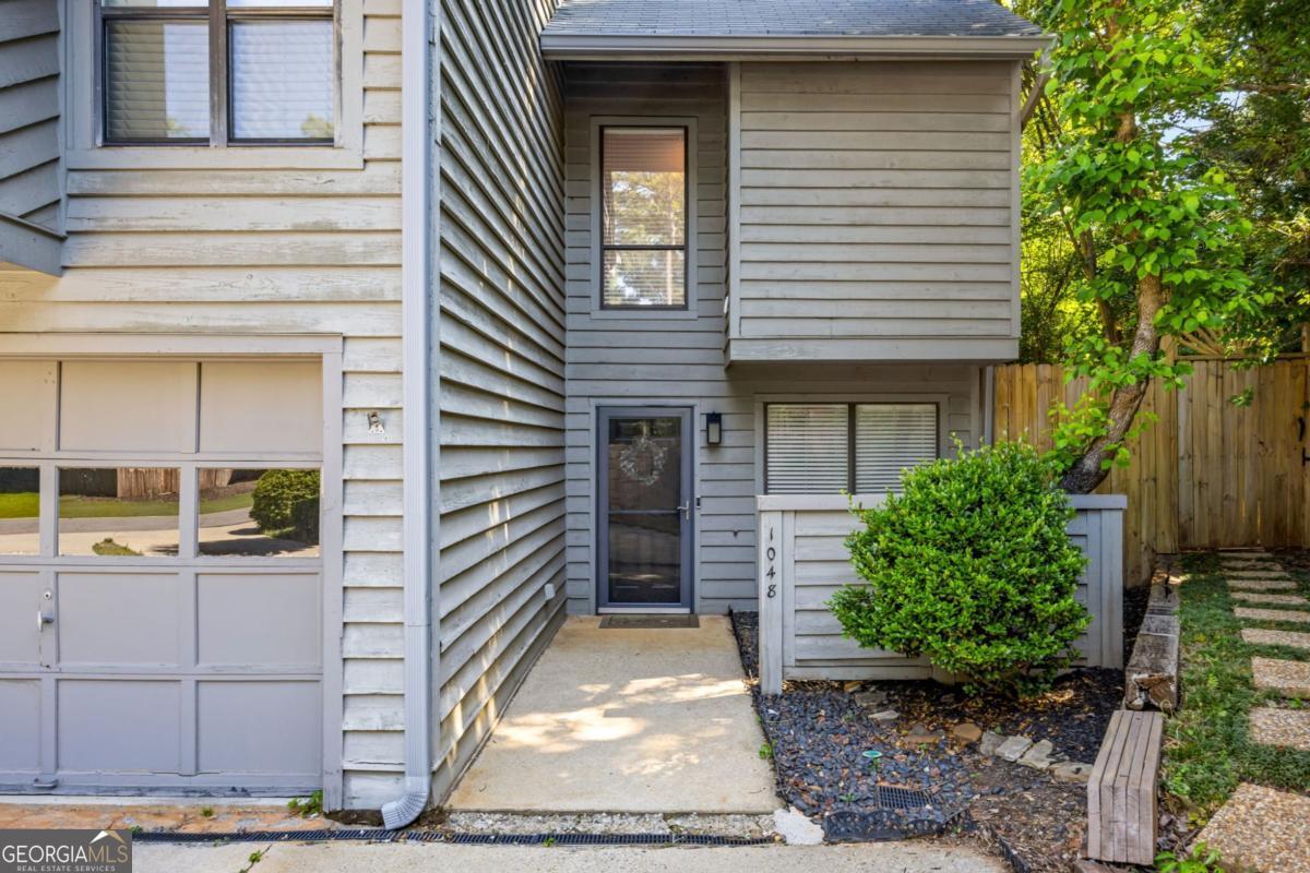 1048 Creatwood CIR SE