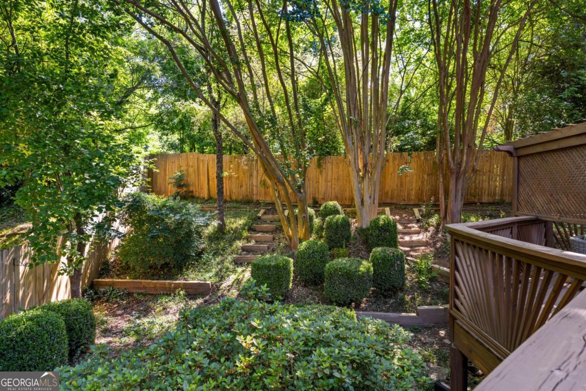 1048 Creatwood CIR SE