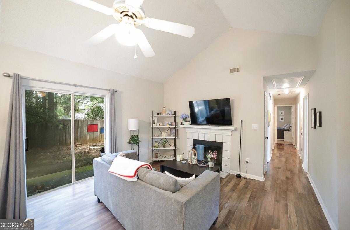 144 Sterling DR