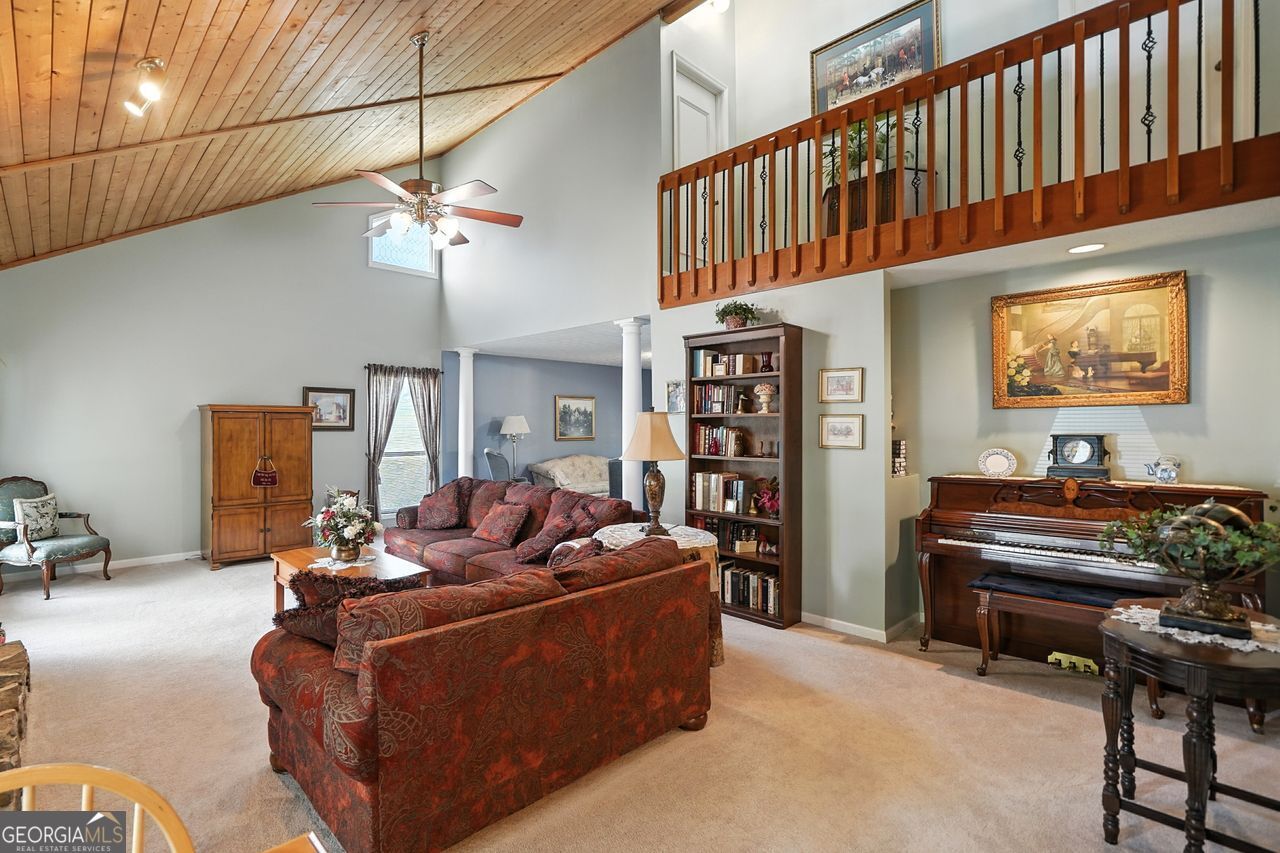215 Overlook CT