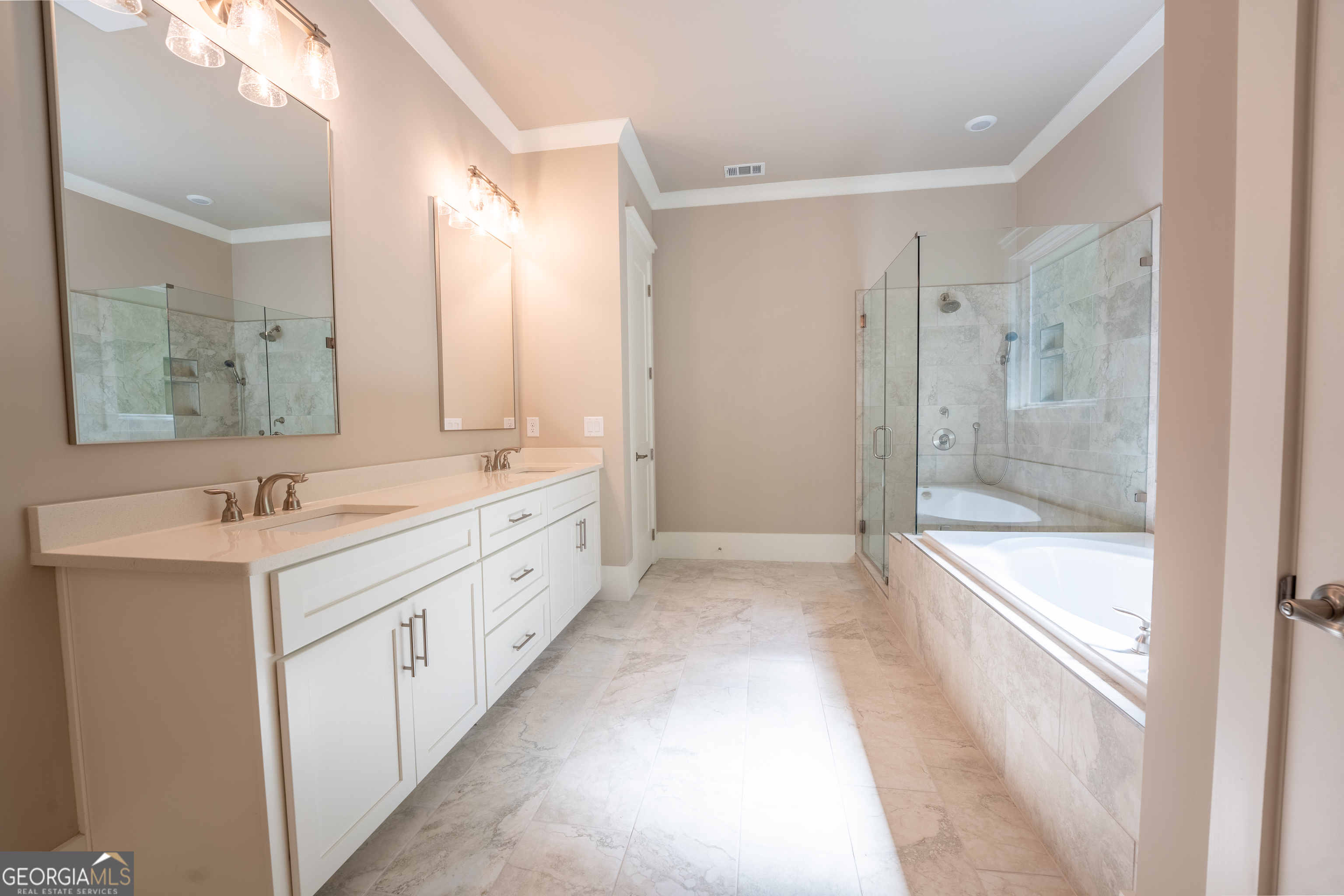 Clarkesville, Georgia 30523, United States, 4 Bedrooms Bedrooms, ,5 BathroomsBathrooms,Residential,Active,205938