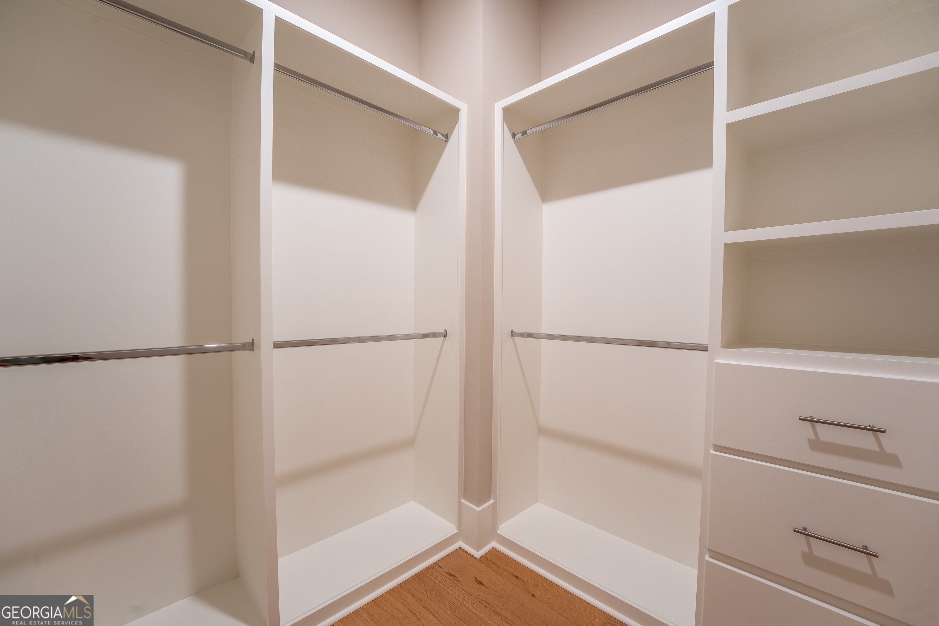 Clarkesville, Georgia 30523, United States, 4 Bedrooms Bedrooms, ,5 BathroomsBathrooms,Residential,Active,205938