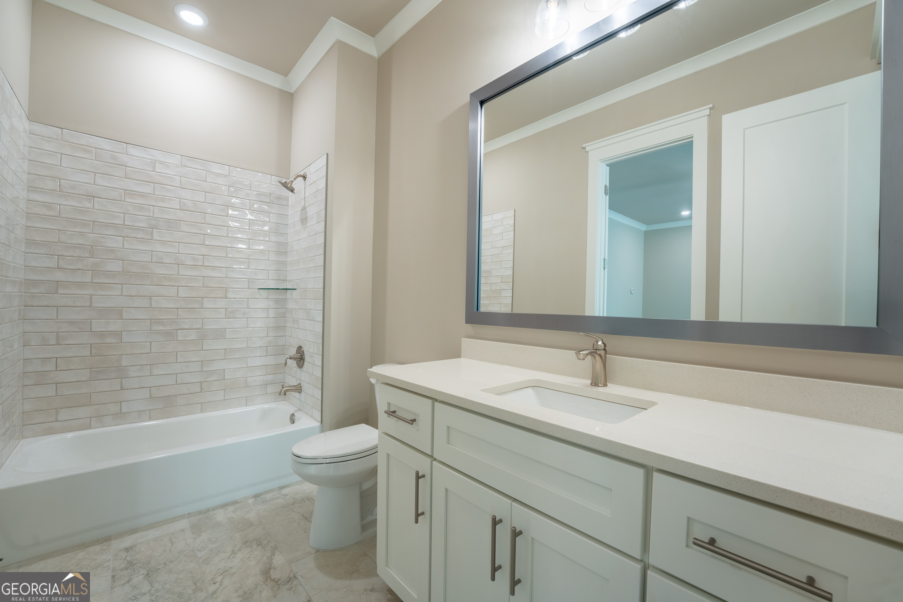 Clarkesville, Georgia 30523, United States, 4 Bedrooms Bedrooms, ,5 BathroomsBathrooms,Residential,Active,205938