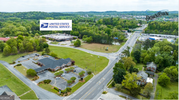 An exceptional ground lease opportunity awaits on a highly visible 1.8-acre lot with a traffic count of 23,000 AADT, ensuring maximum exposure for any commercial venture. Zoned C-C, this centrally located property offers unparalleled accessibility, just five minutes from downtown Rome, Berry College, Atrium Health Floyd Medical Center, and AdventHealth Redmond Medical Center. With its strategic position and high visibility, this lot presents a prime location for business growth and success. Don't miss the chance to secure this exceptional opportunity.