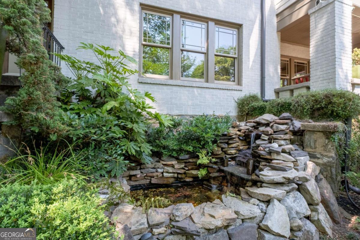 904 Charles Allen DR NE