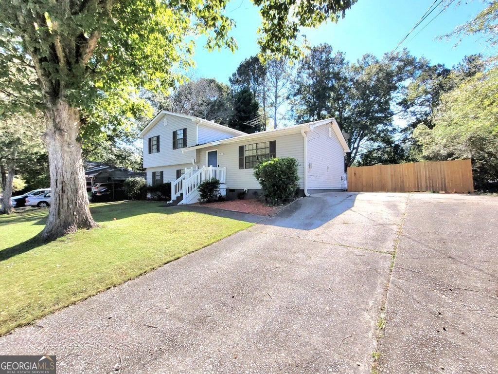Photo of 2716 Aruba Drive, Powder Springs, GA 30127 (MLS # 10875087)