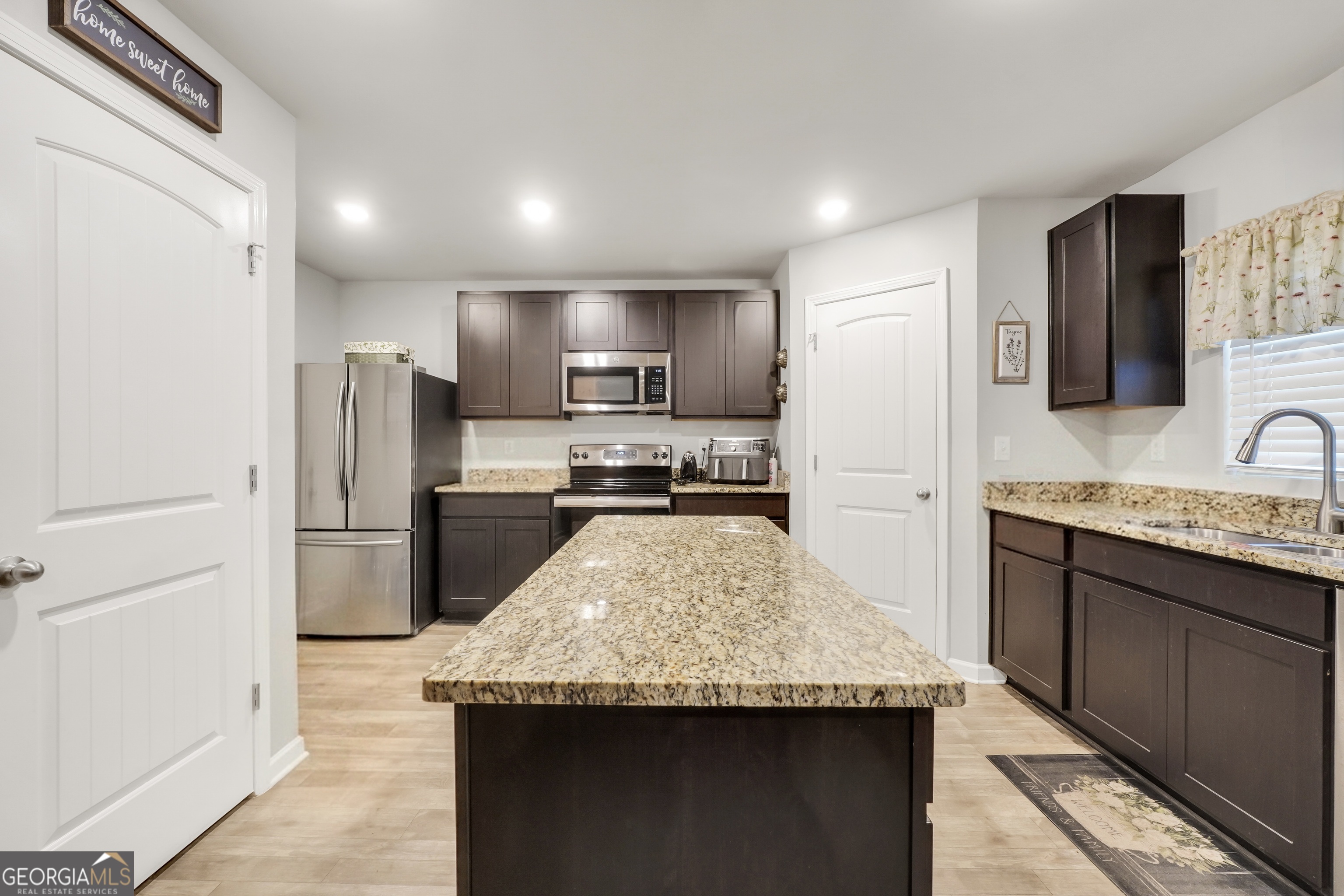 214 Woodlands DR