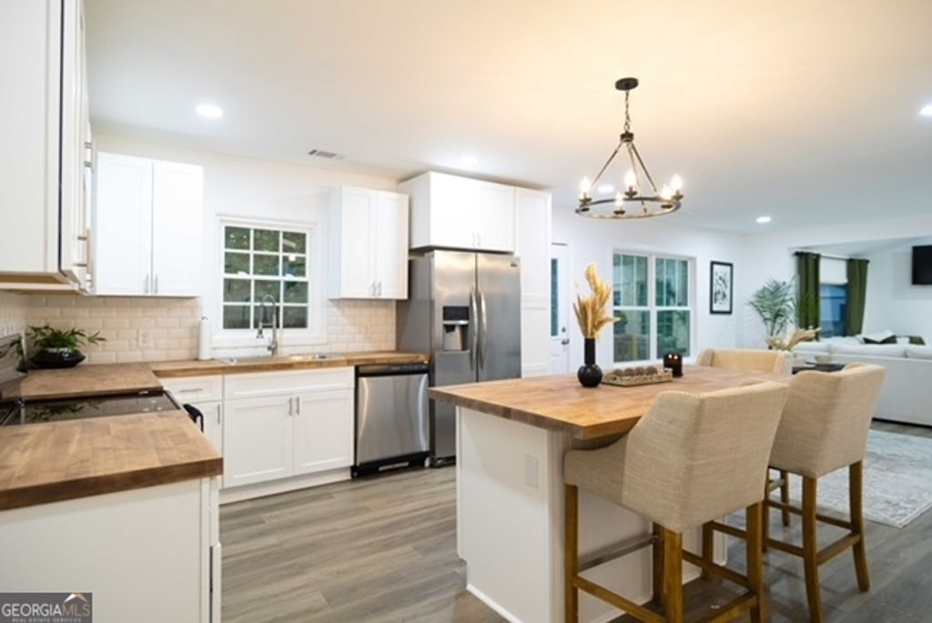 Photo of 2160 SW Pekerson Road, Atlanta, GA 30315 (MLS # 10710658)