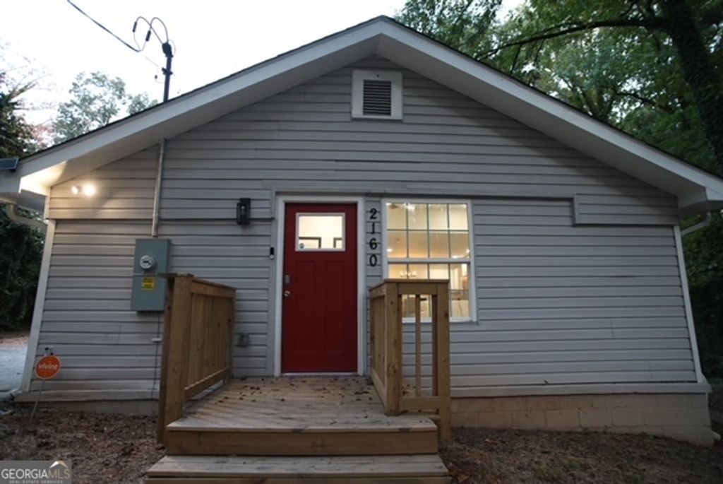 Photo of 2160 SW Pekerson Road, Atlanta, GA 30315 (MLS # 10710658)