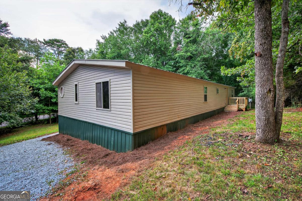 216 SPRUCE LN