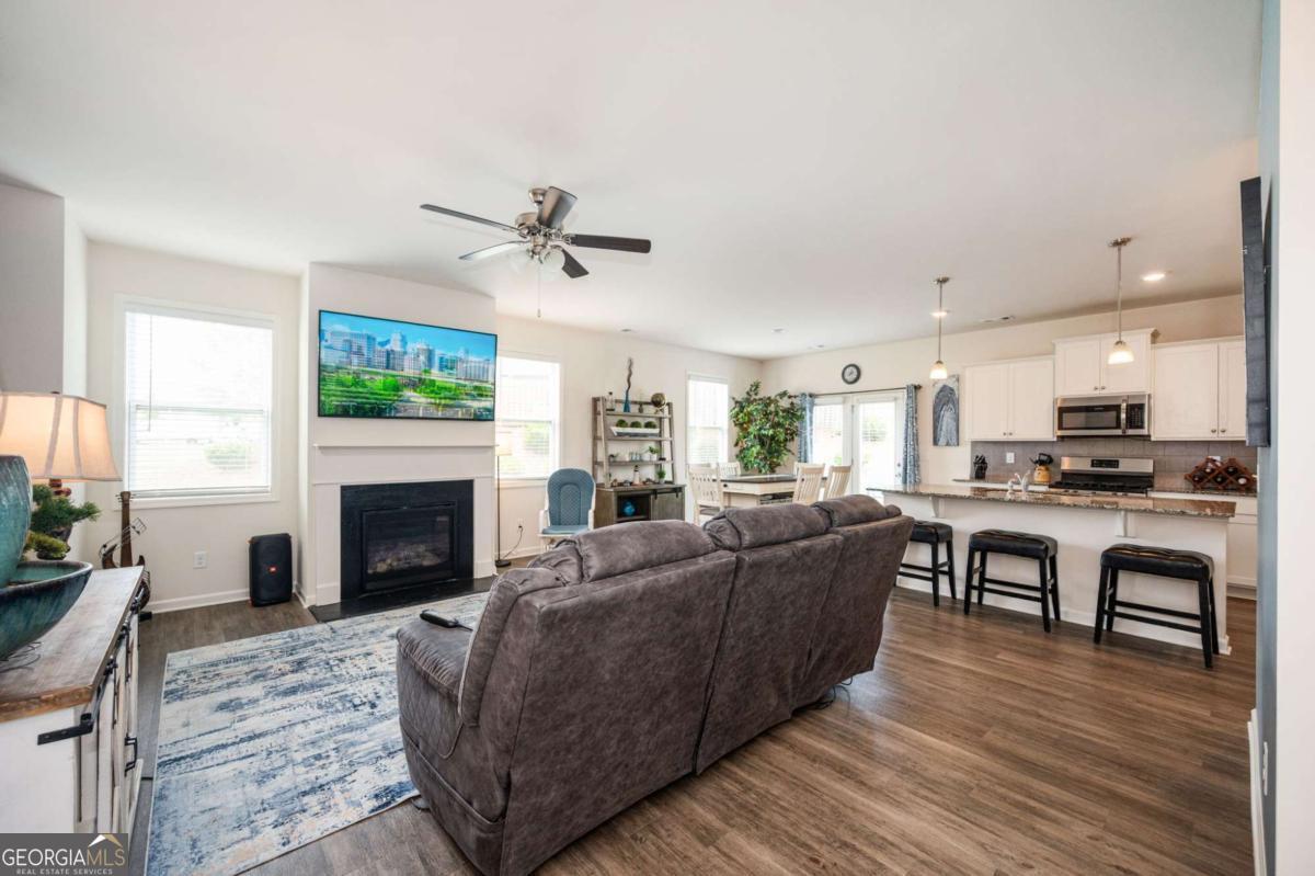 113 Woodhouse CIR