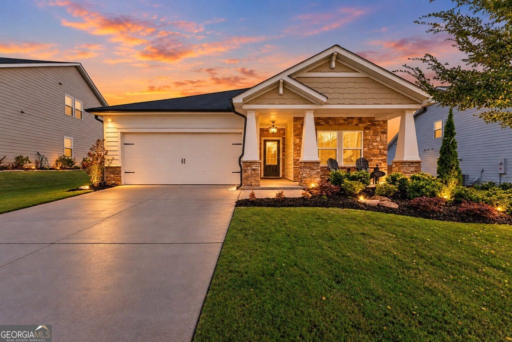 Photo of 409 Murphy Avenue, Canton, GA 30114 (MLS # 10872948)