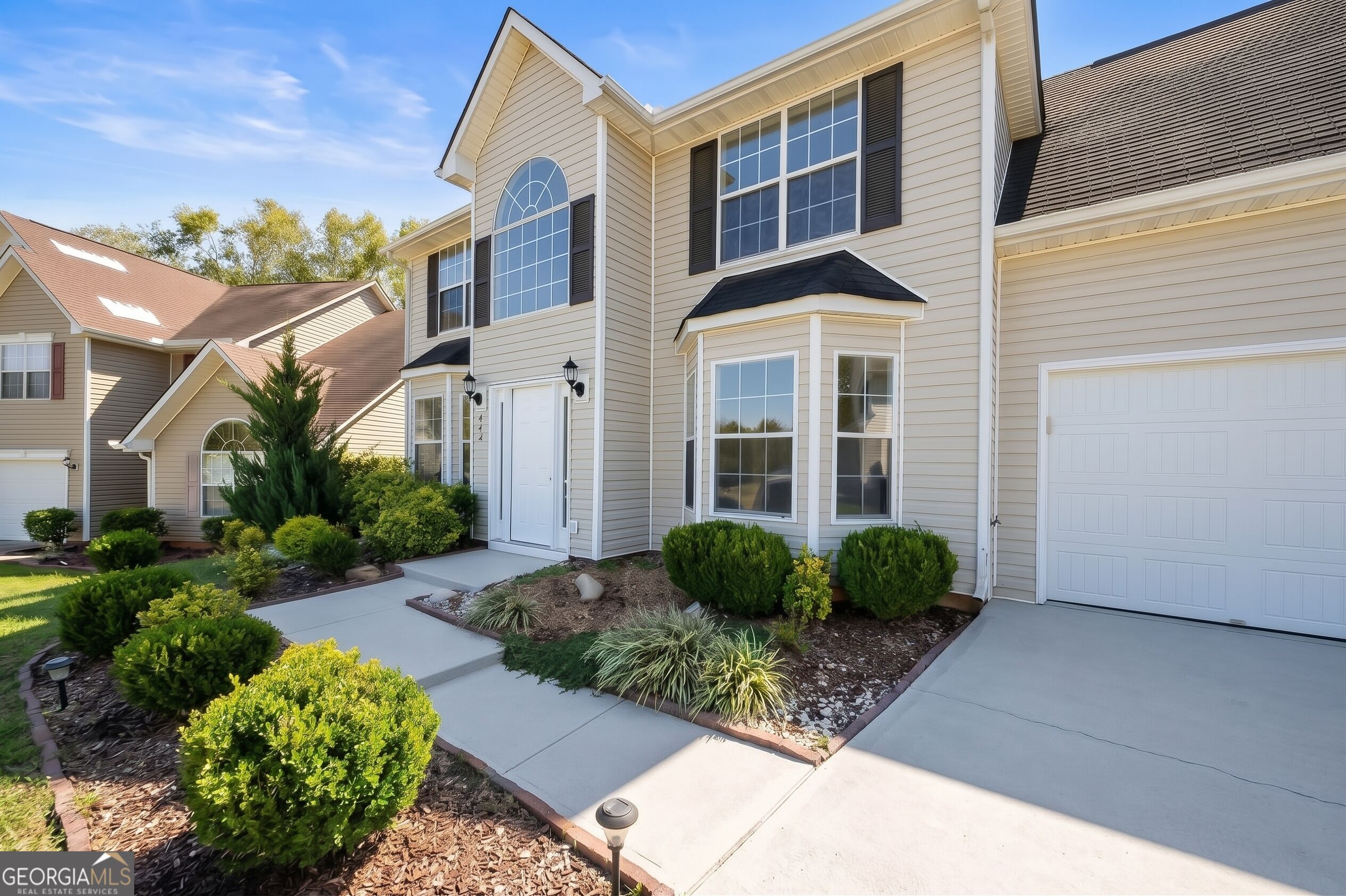 412 Lake Front CT
