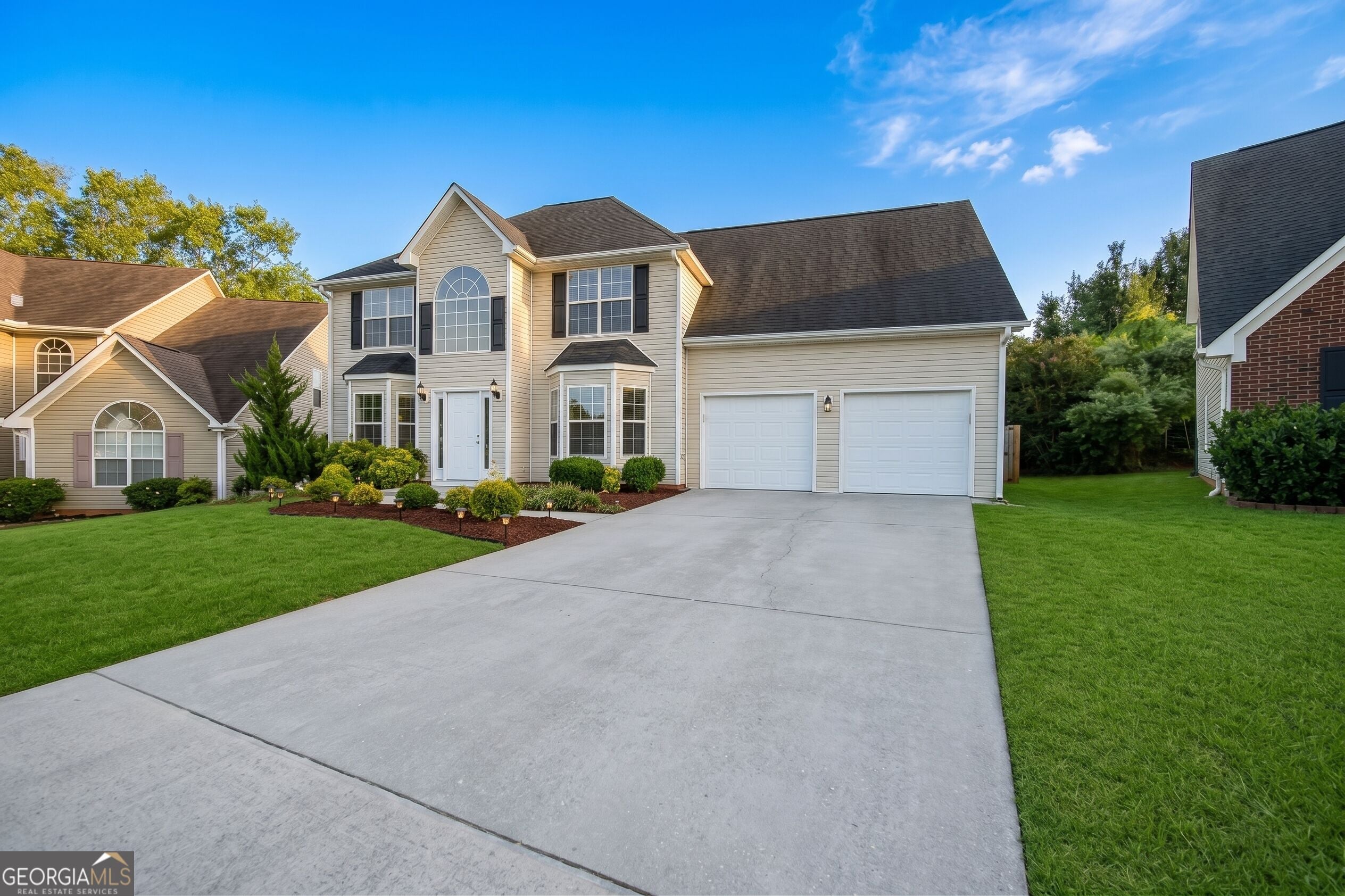 412 Lake Front CT