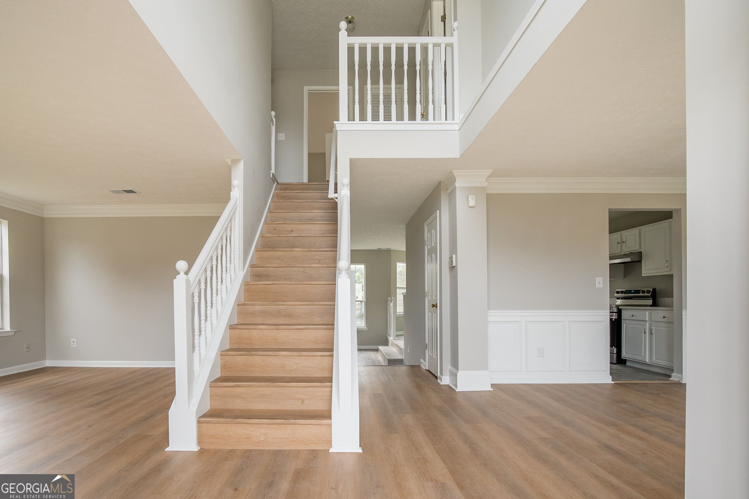 412 Lake Front CT
