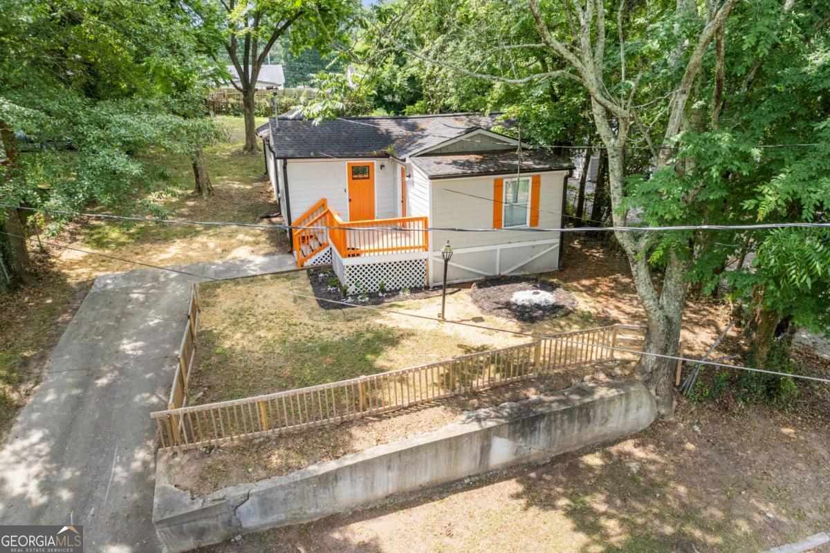 2065 Morehouse DR NW