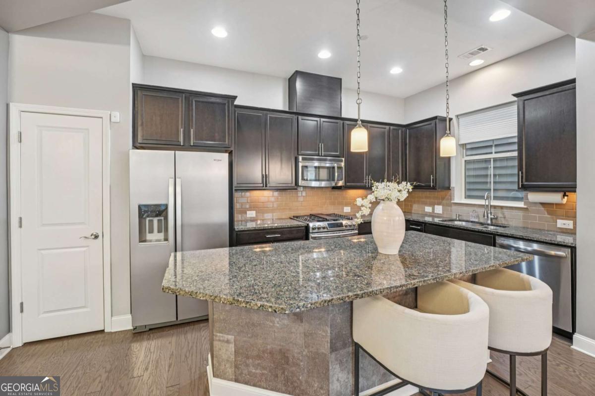 450 Cranleigh RDG SE