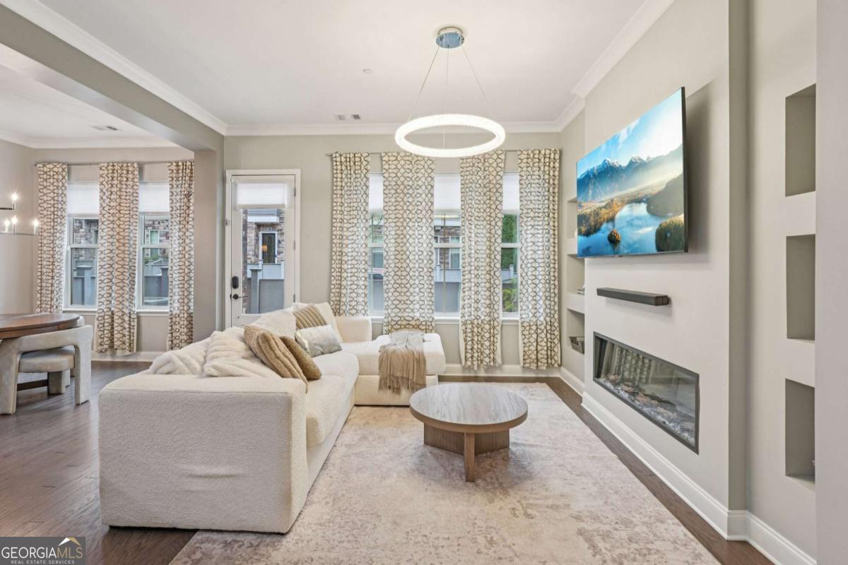 450 Cranleigh RDG SE