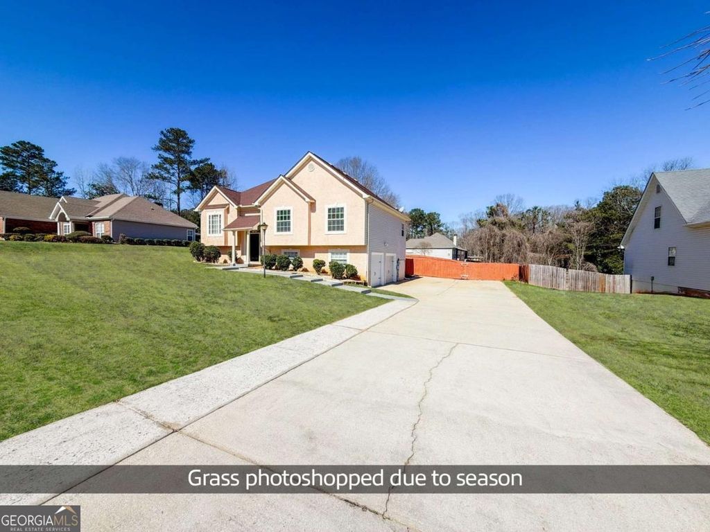 Photo of 2950 Mandy Court, Jonesboro, GA 30236 (MLS # 10697253)