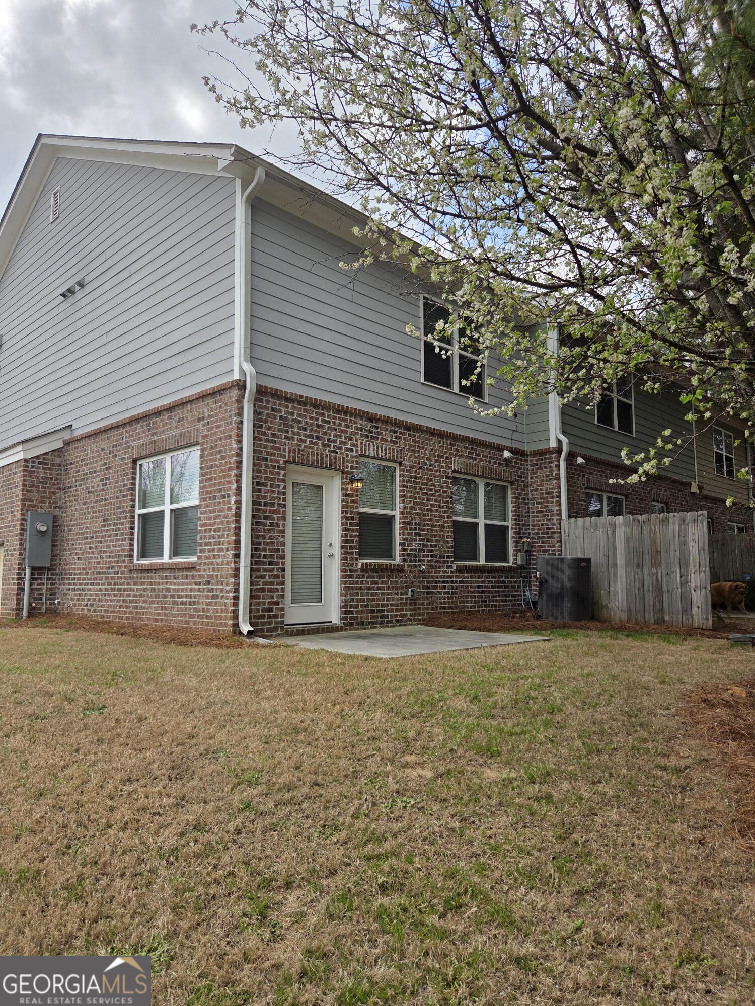 1463 River Stone TRCE