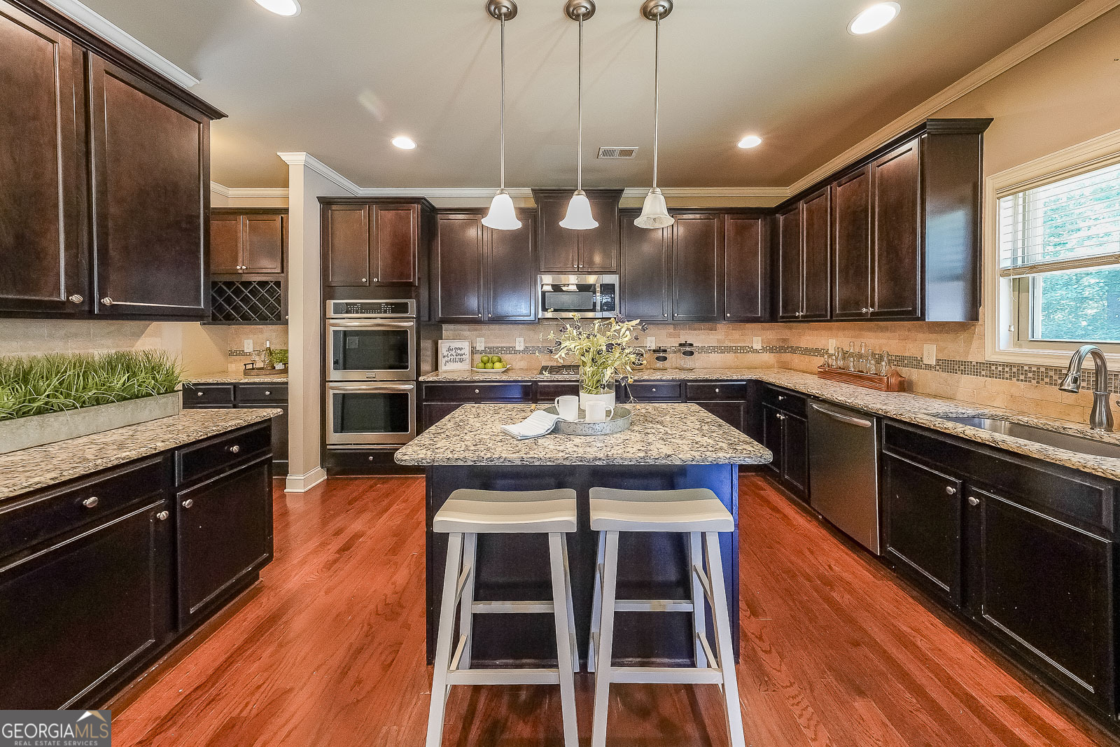 160 Red Wood DR
