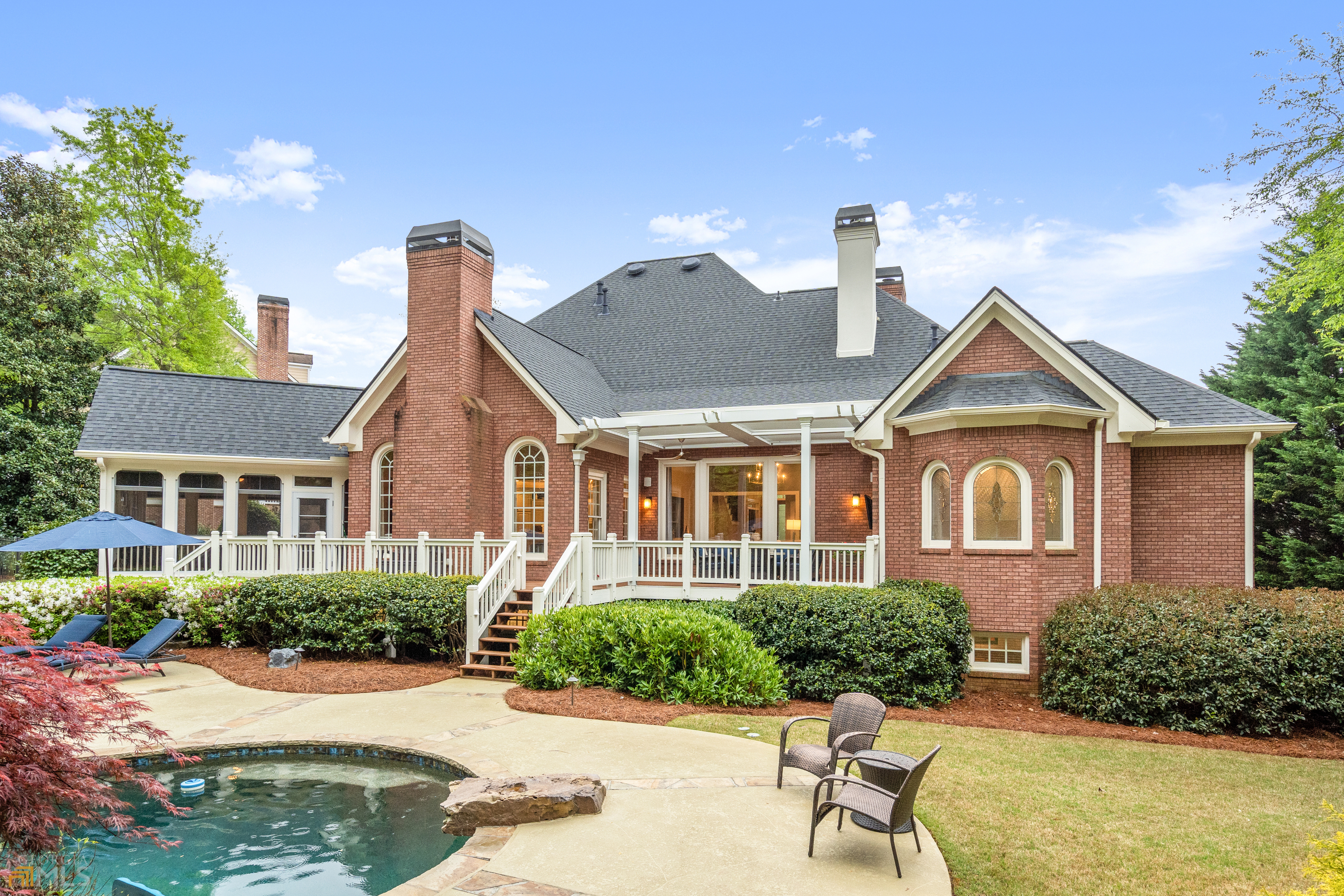 White Columns - Residential