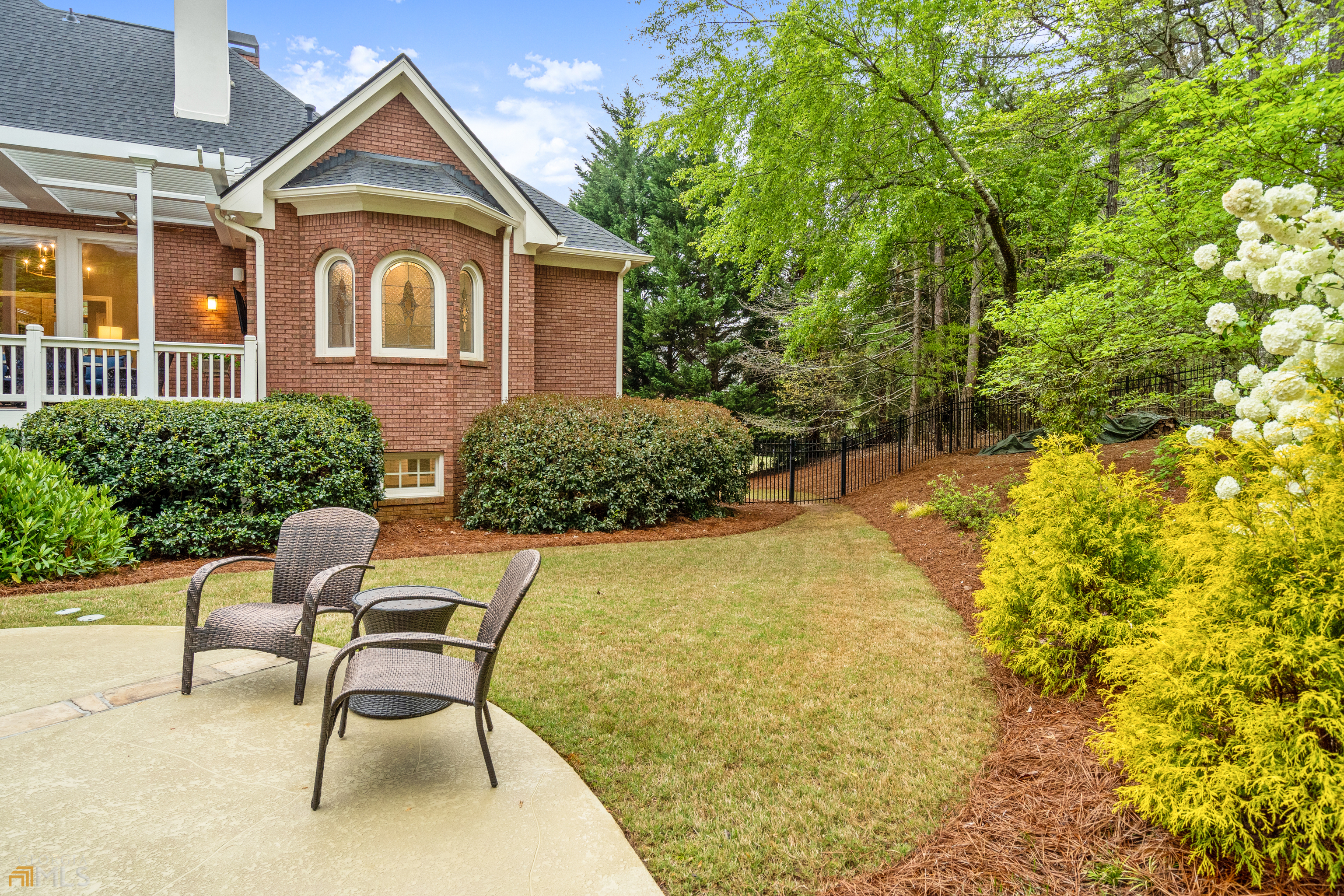 White Columns - Residential