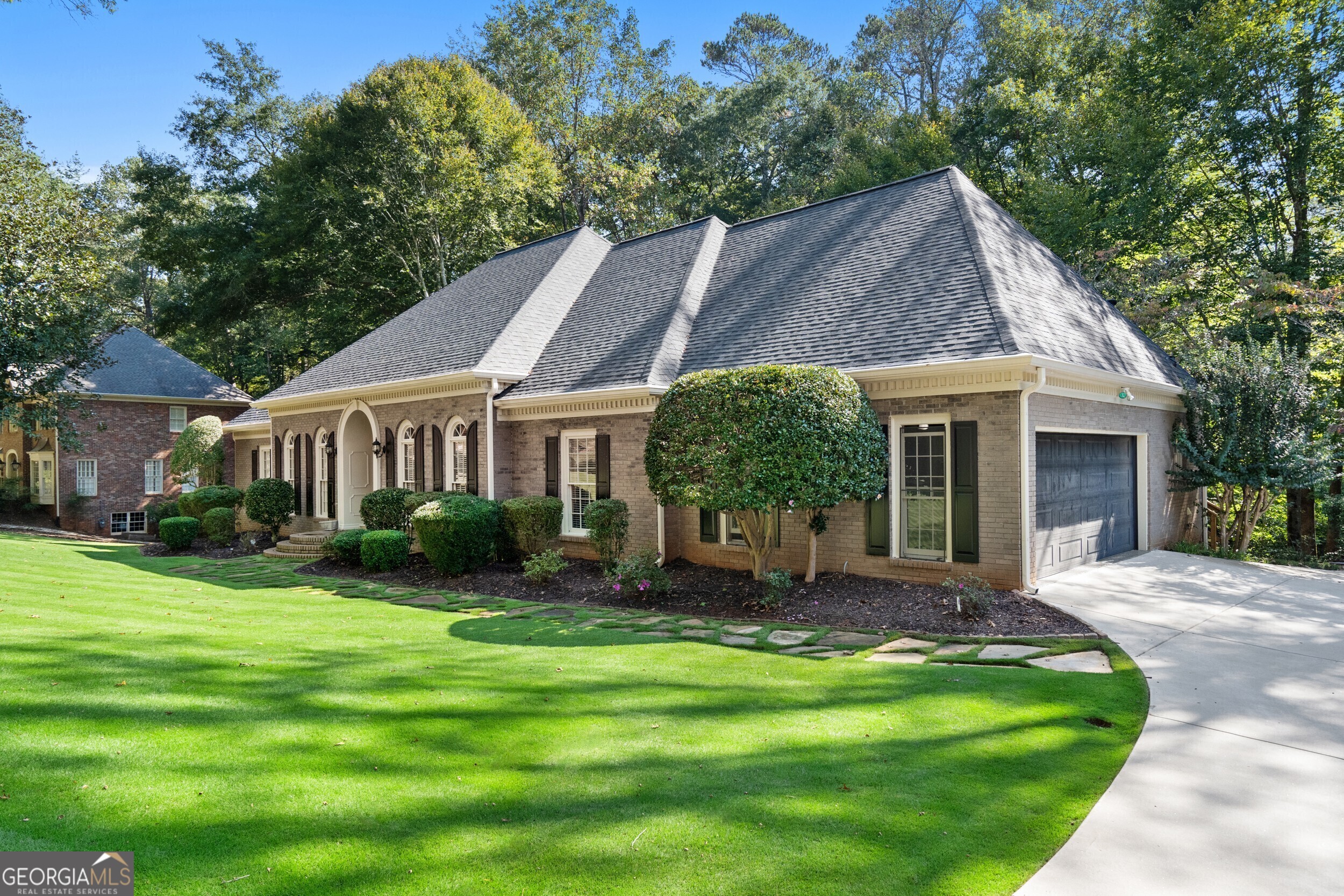 1585 Lazy River LN