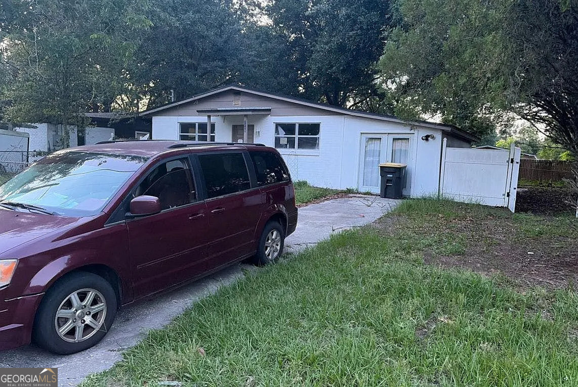 7215 Karenita DR