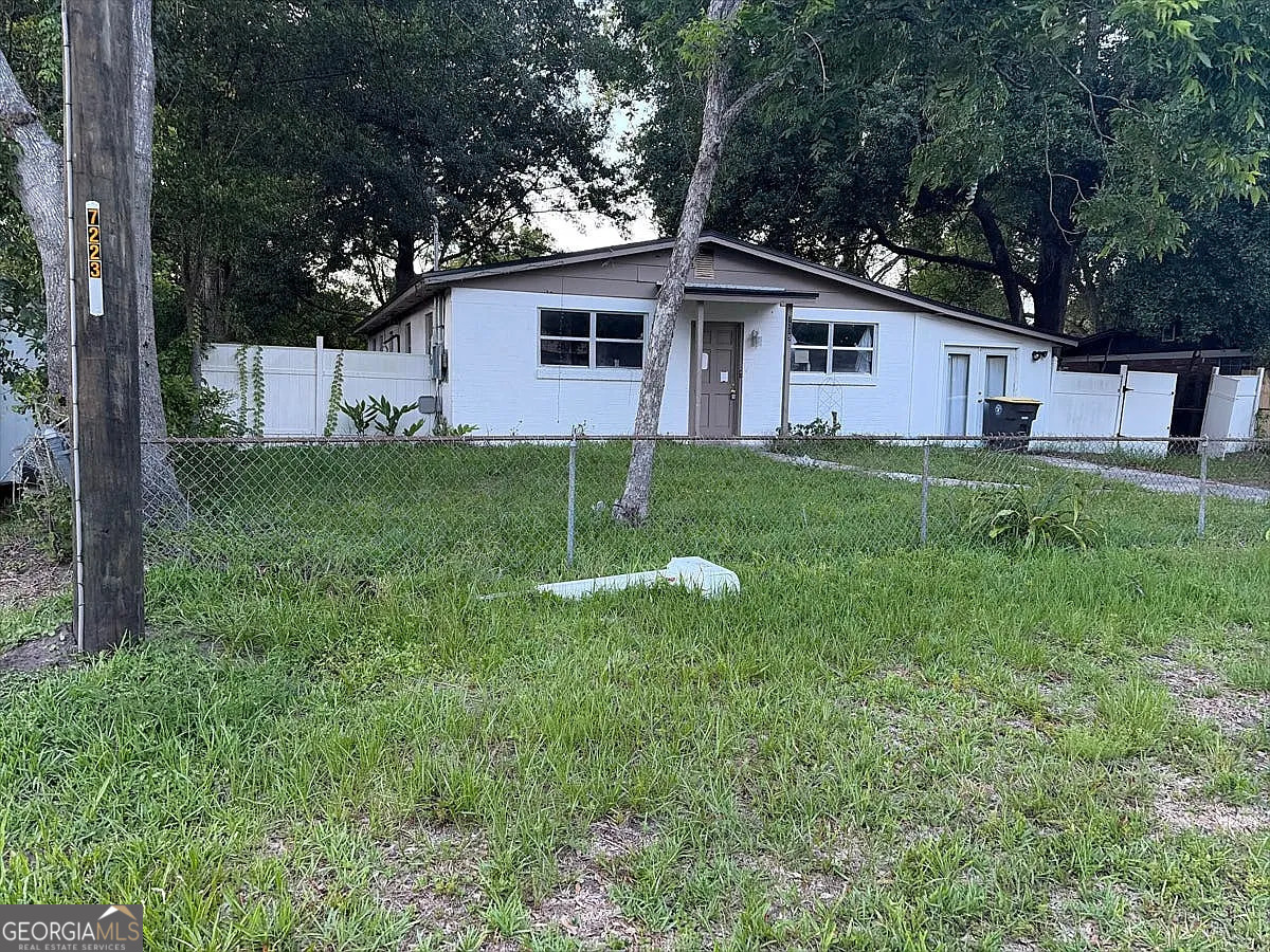 7215 Karenita DR