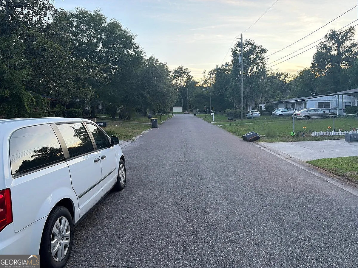 7215 Karenita DR