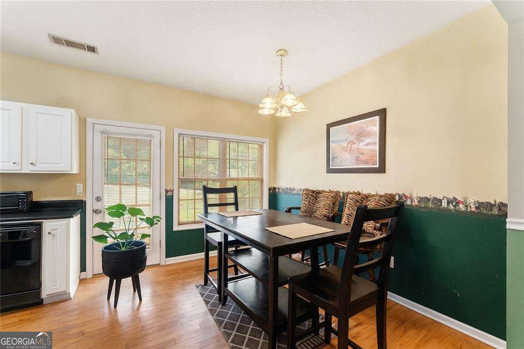 11203 Knotty Pine PL