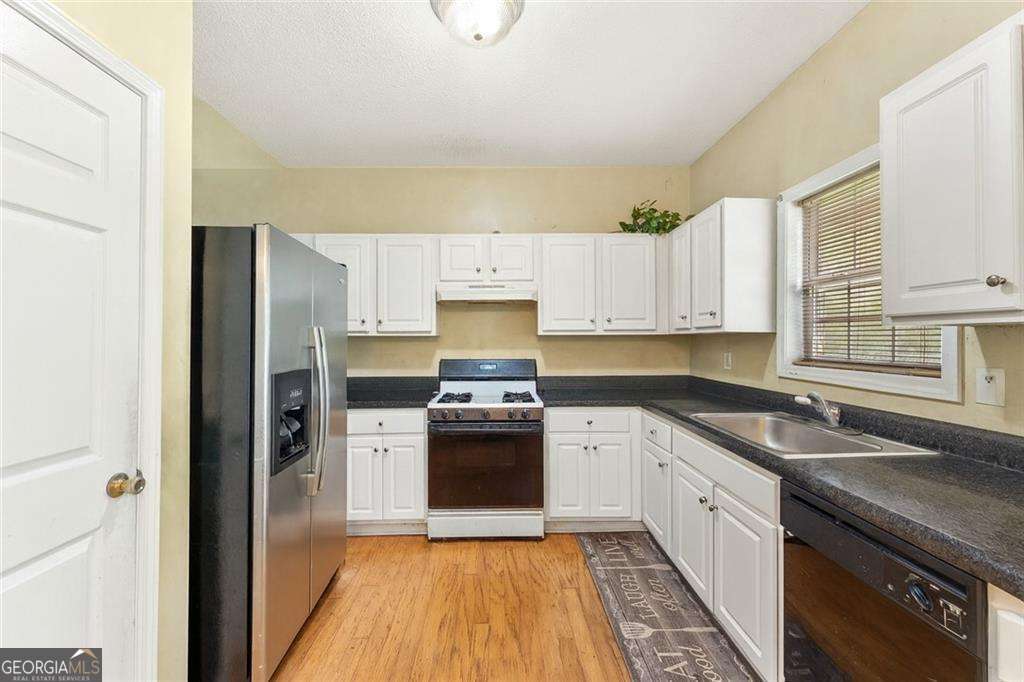 11203 Knotty Pine PL