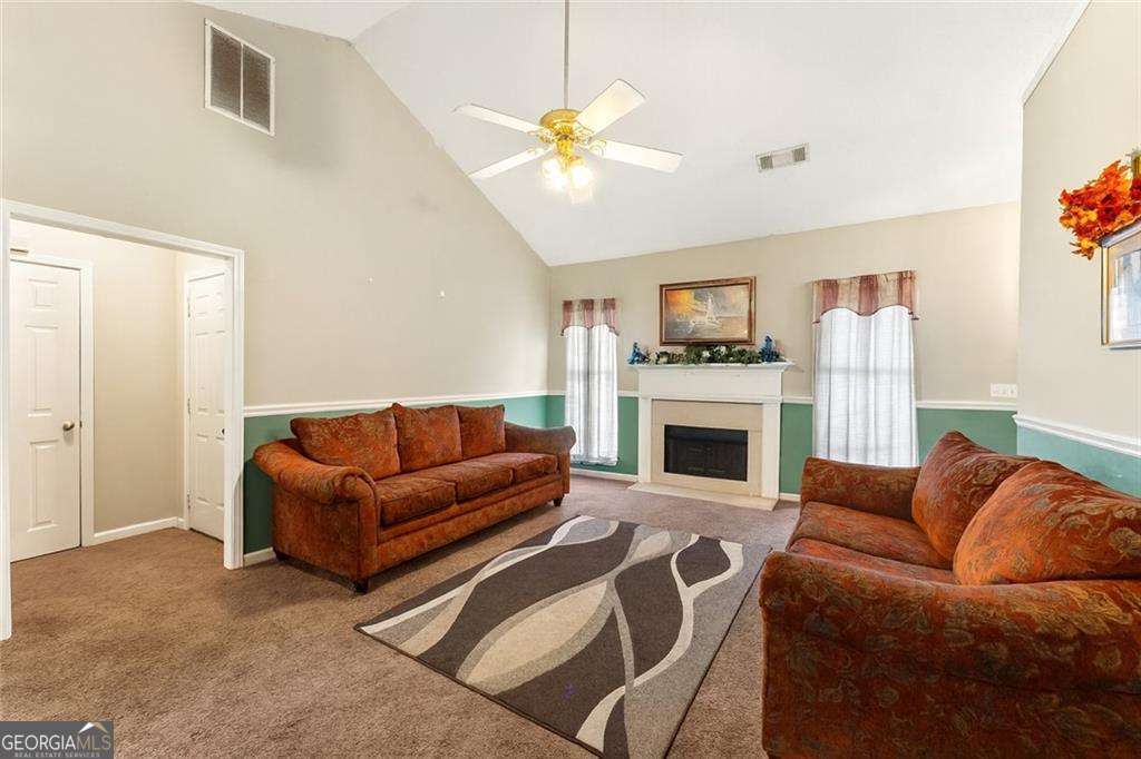 11203 Knotty Pine PL