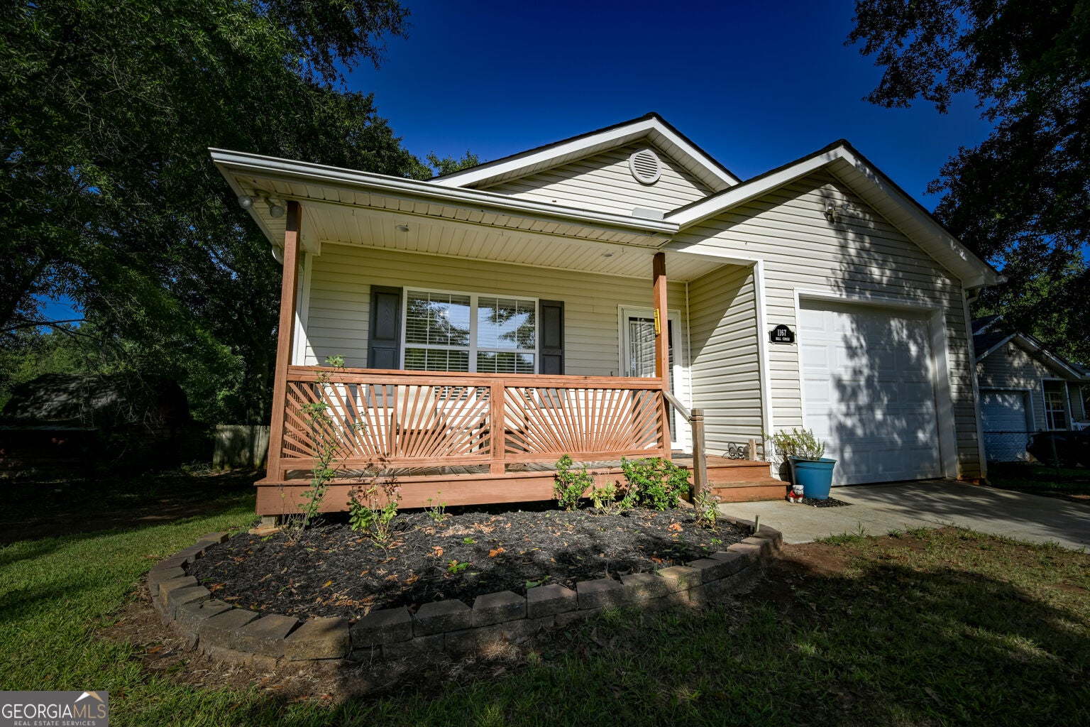 1167 Bell CIR