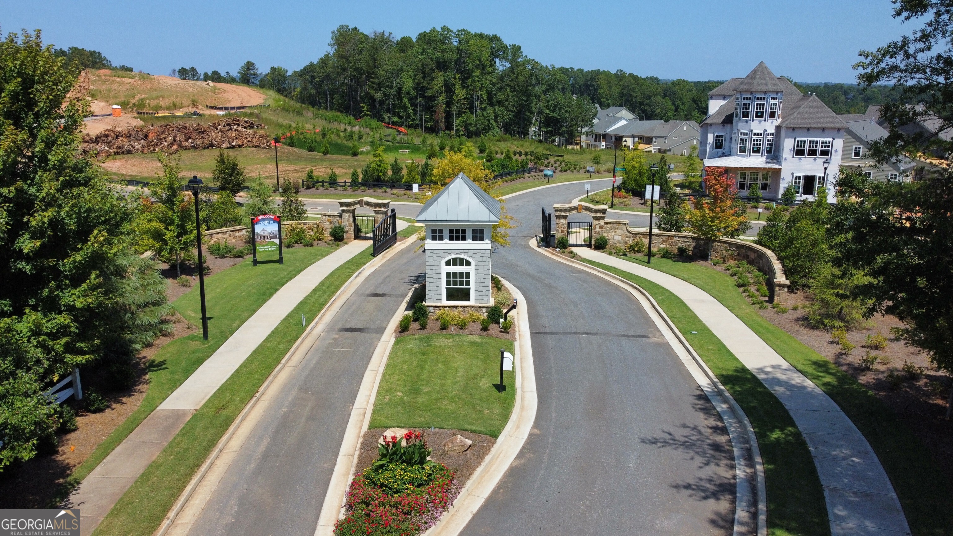 Canton, Georgia 30114, United States, 4 Bedrooms Bedrooms, ,4 BathroomsBathrooms,Residential,Pending,3466