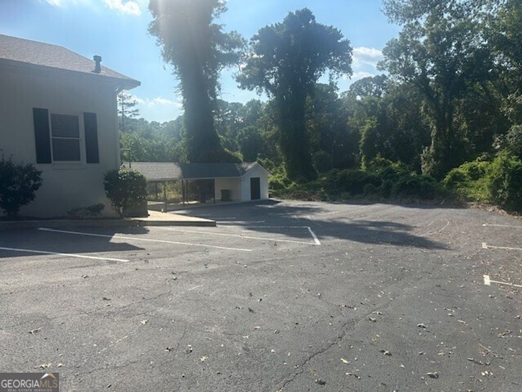 Photo of 927 S HILL Street, Griffin, GA 30223 (MLS # 10657981)